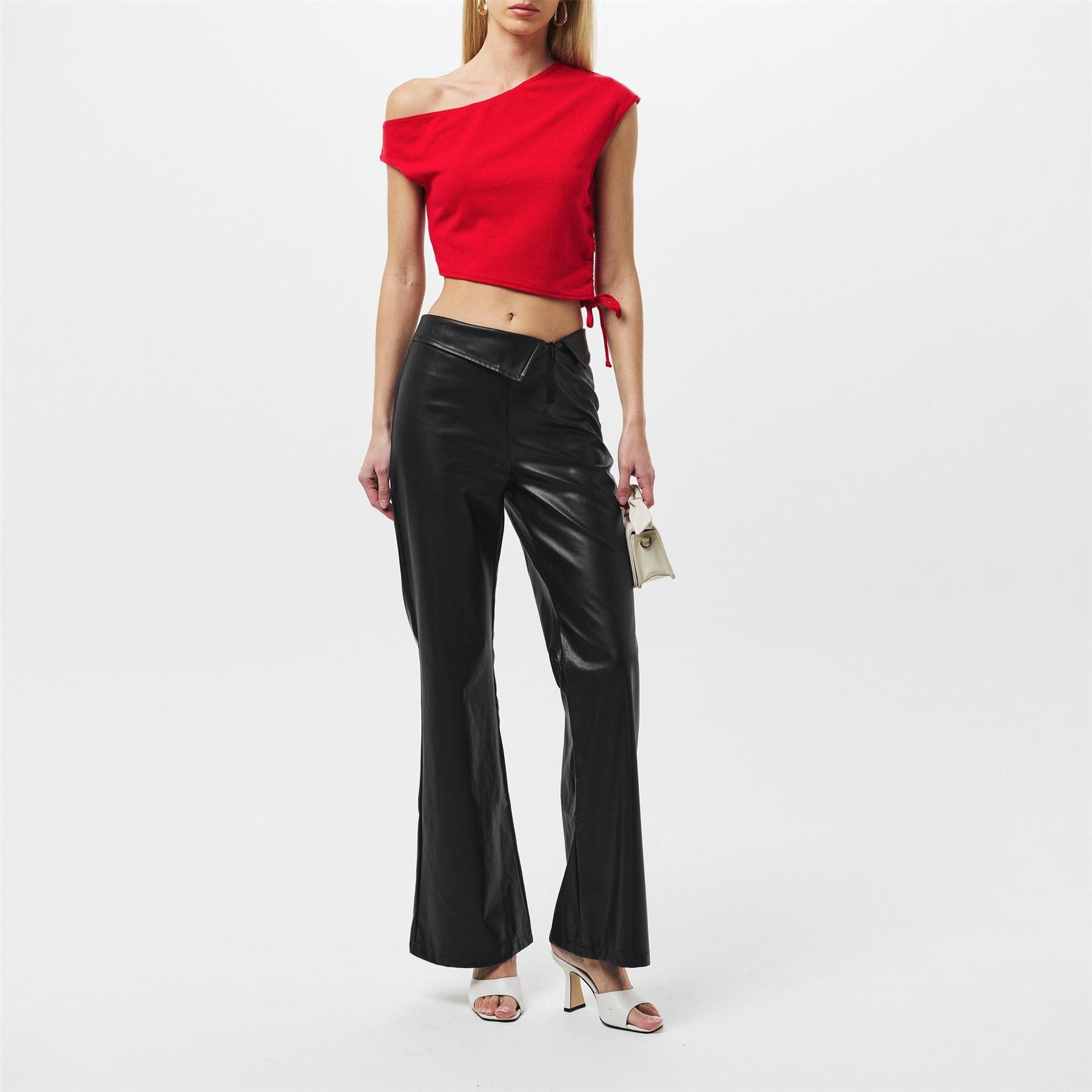 Missy Empire The Shoulder Ruched Crop Top
