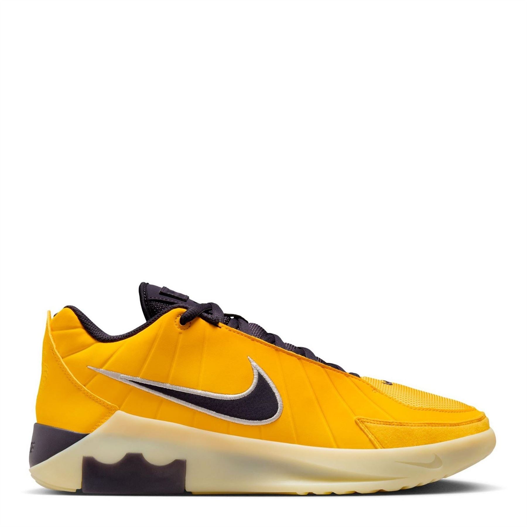 Nike Witness 9 Low Top Lace-Up Sneakers