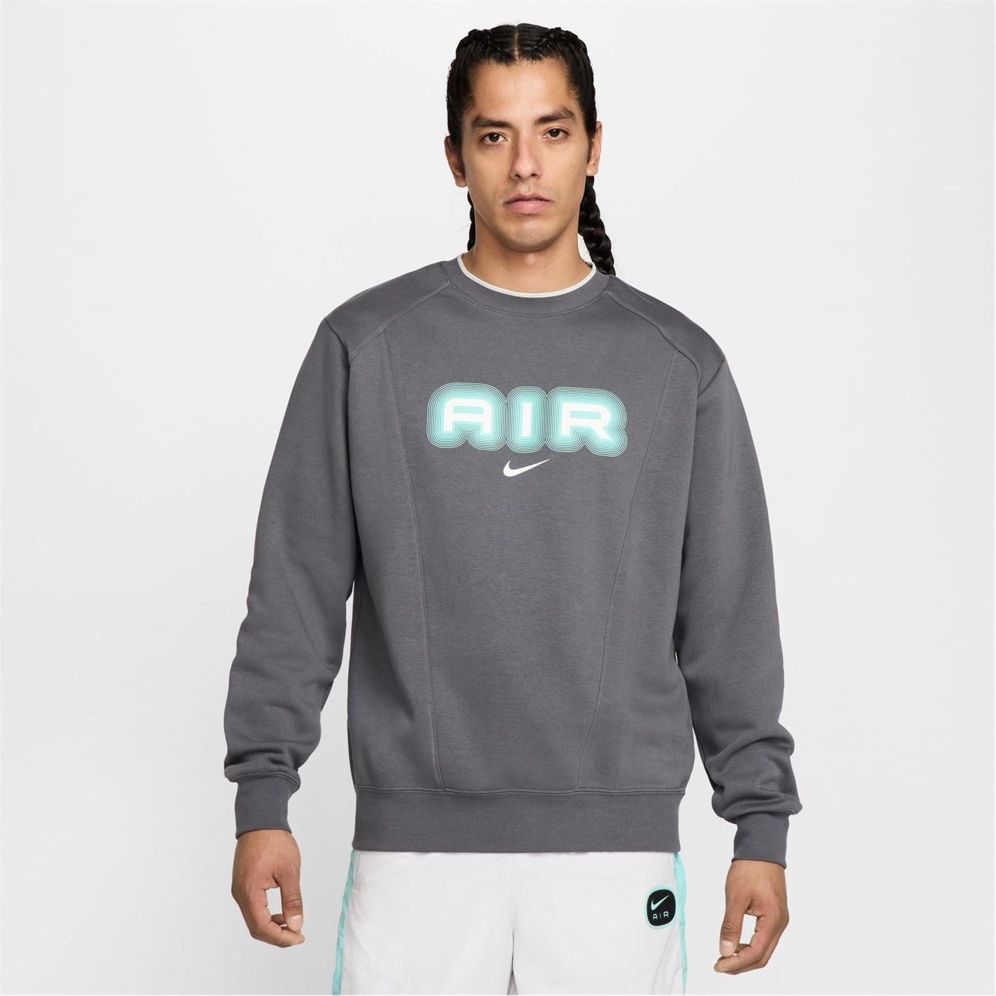 Nike Crew Neck Relaxed Fit Long Sleeve Sweatshirt