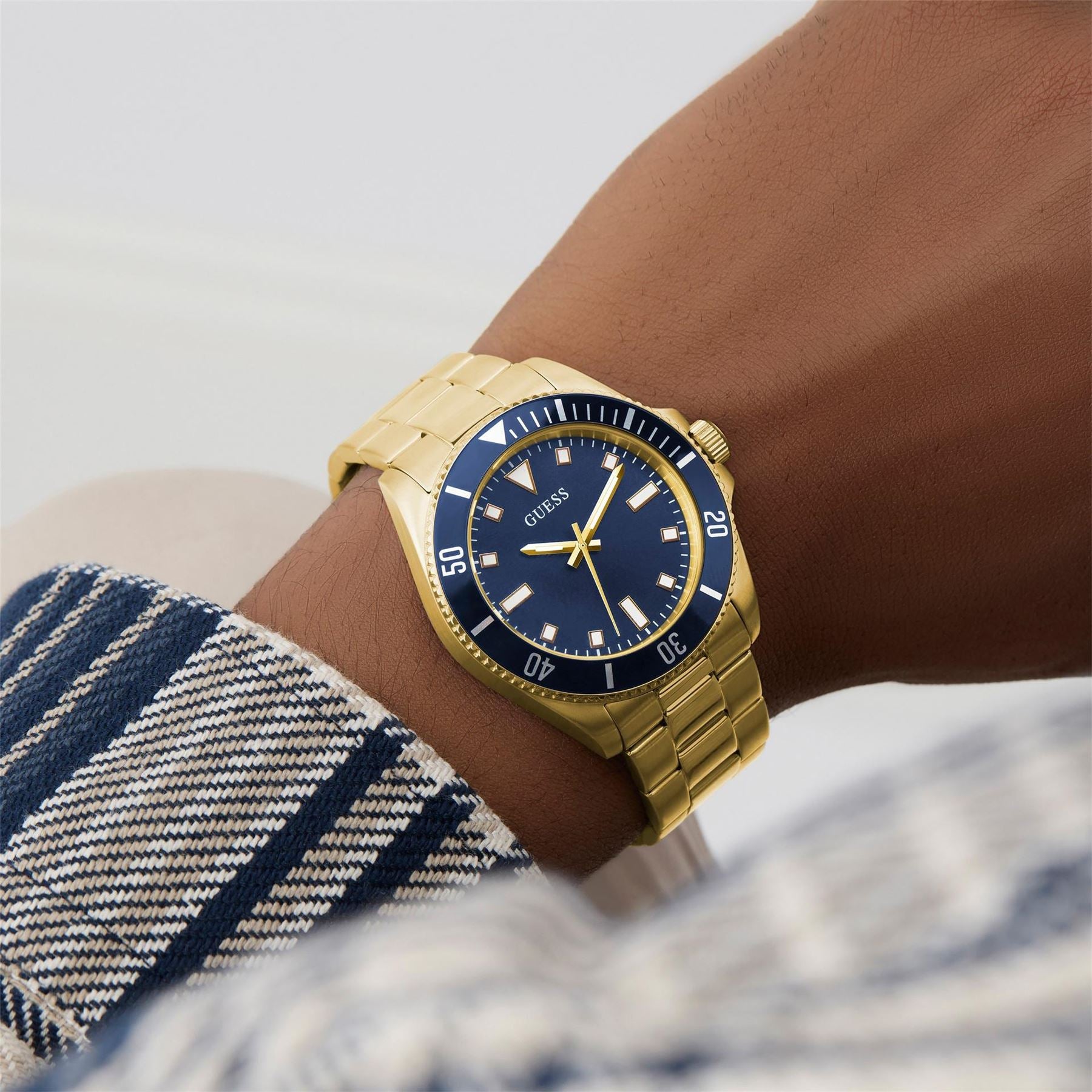 Guess Cliff Dive Steel Bracelet Analogue Watch
