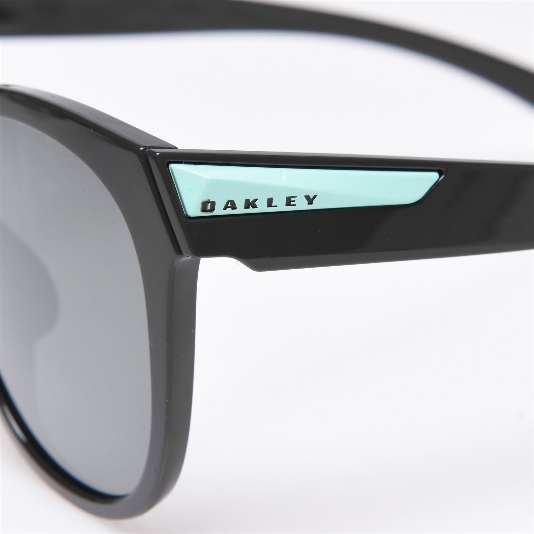 Oakley 0oo9433 Round Sunglasses
