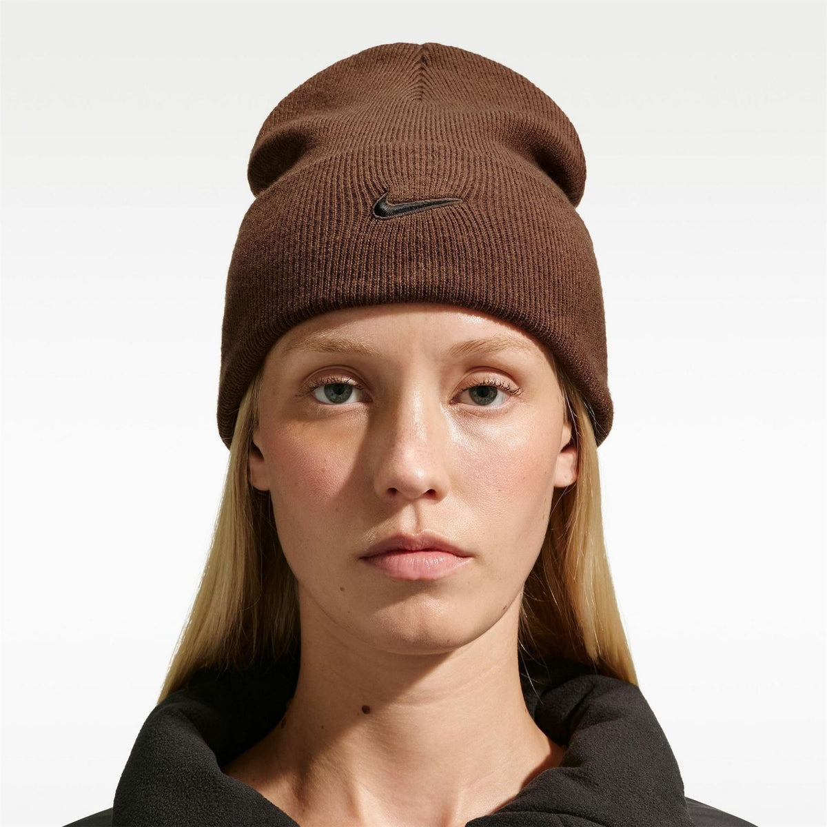 Nike Peak Swoosh Bn 64