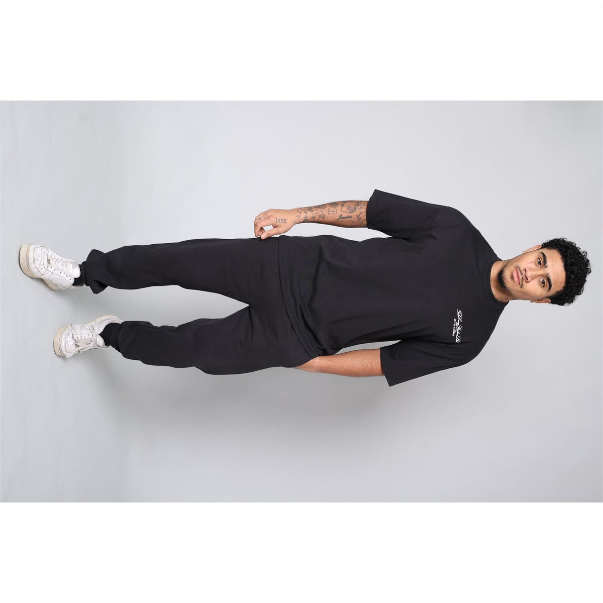 Tela Cruz Studio Tee Oversized T-Shirt