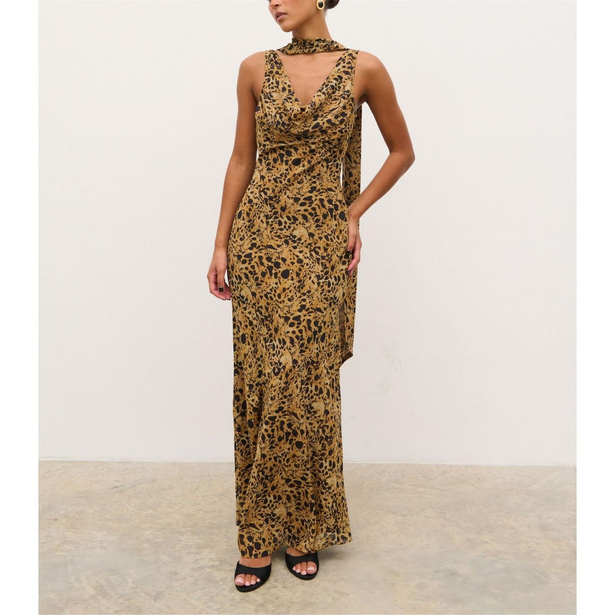 Pretty Lavish Arden High Ld64