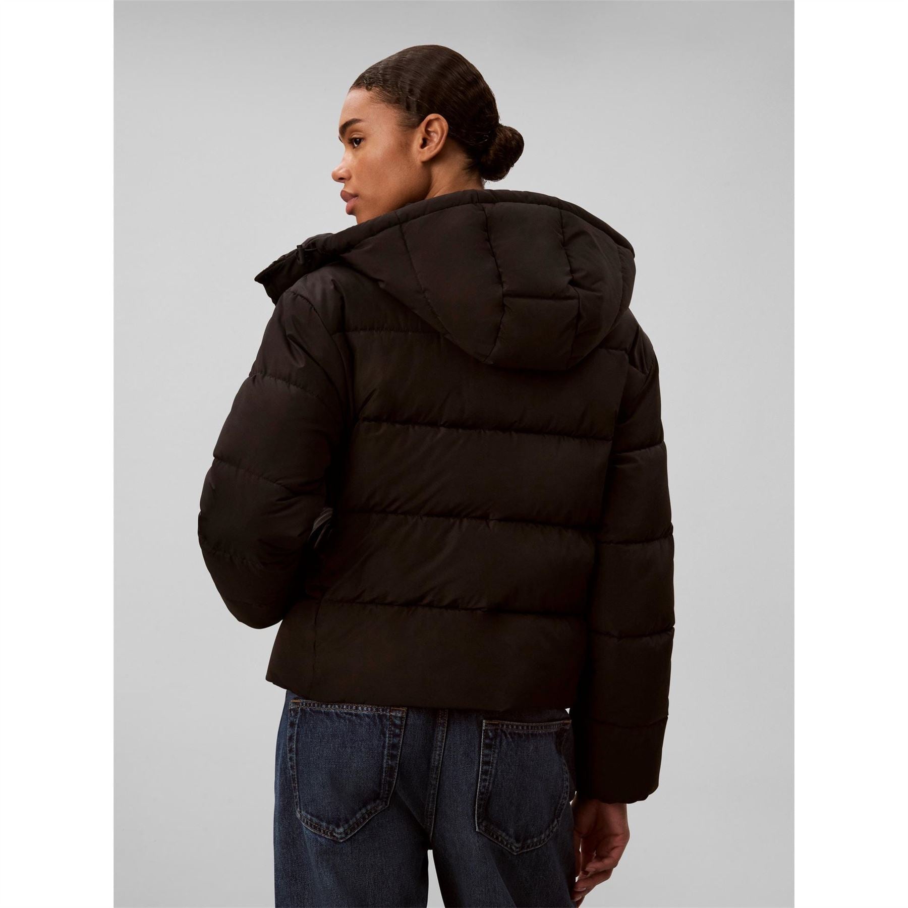 Calvin Klein Jeans  Essential Water Resistant Rds Certified Down Short Puffer Jacket
