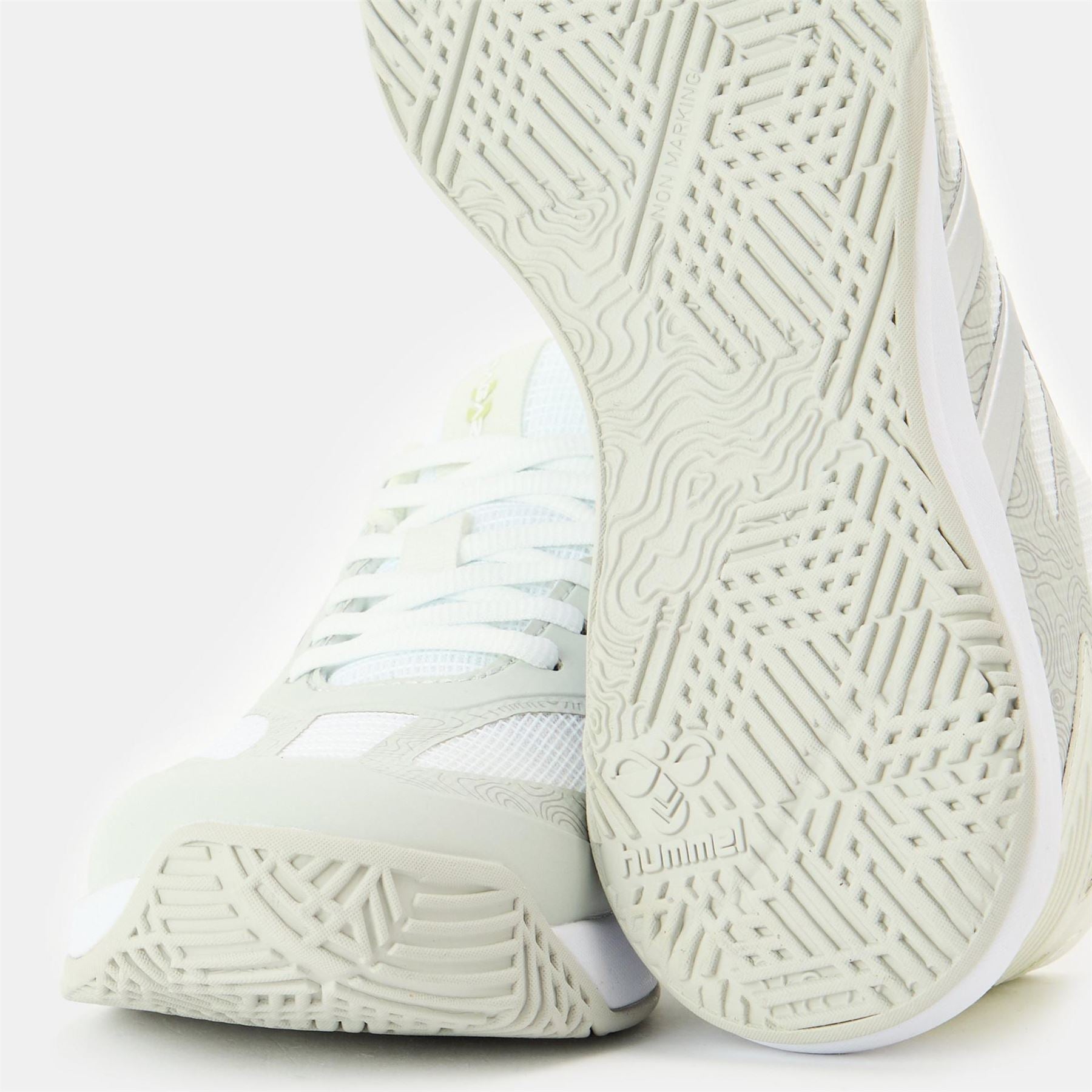 Hummel Dagaz V Graphic Print Round Toe Trainers