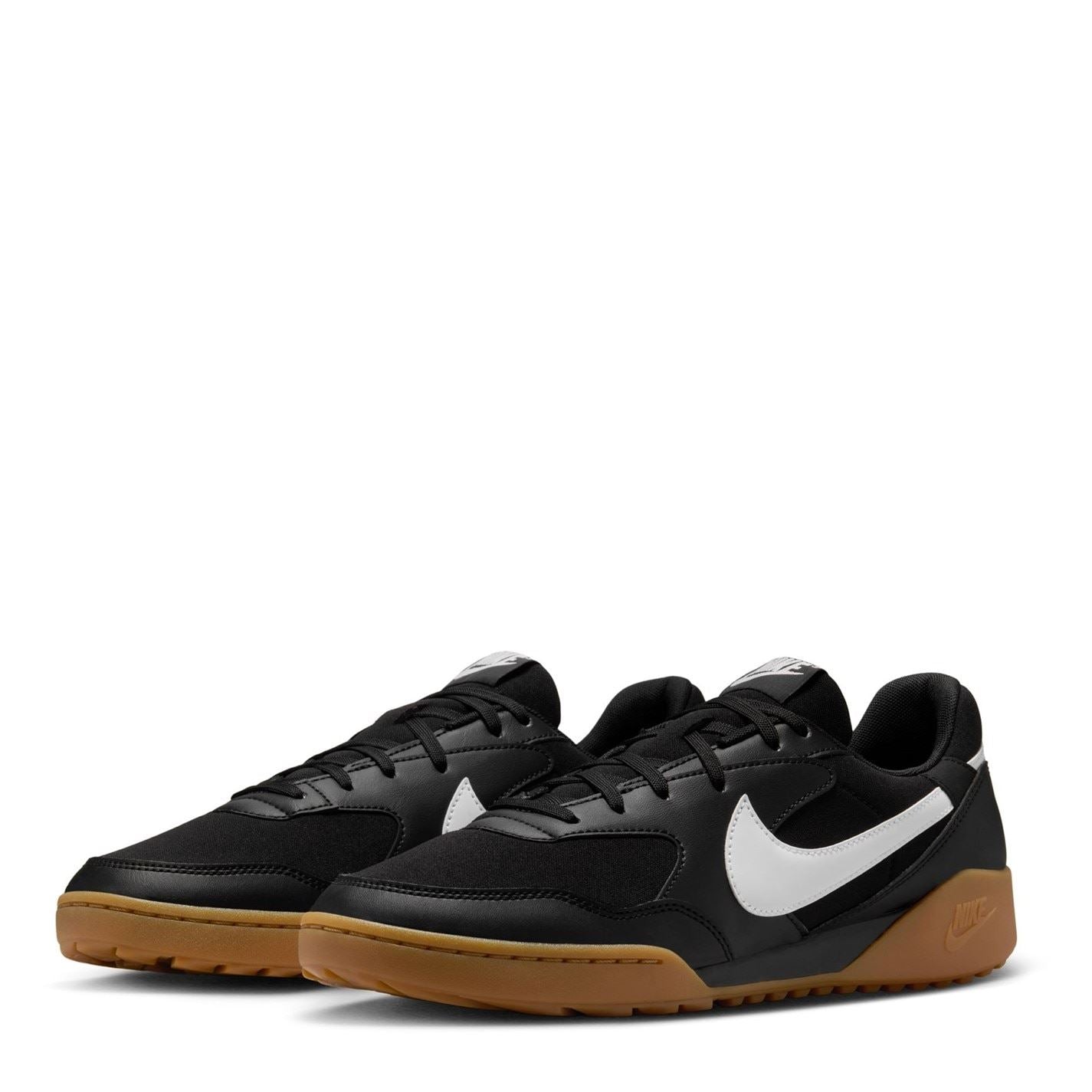 Nike Terra Manta SN54 Round Toe Low Top Sneakers