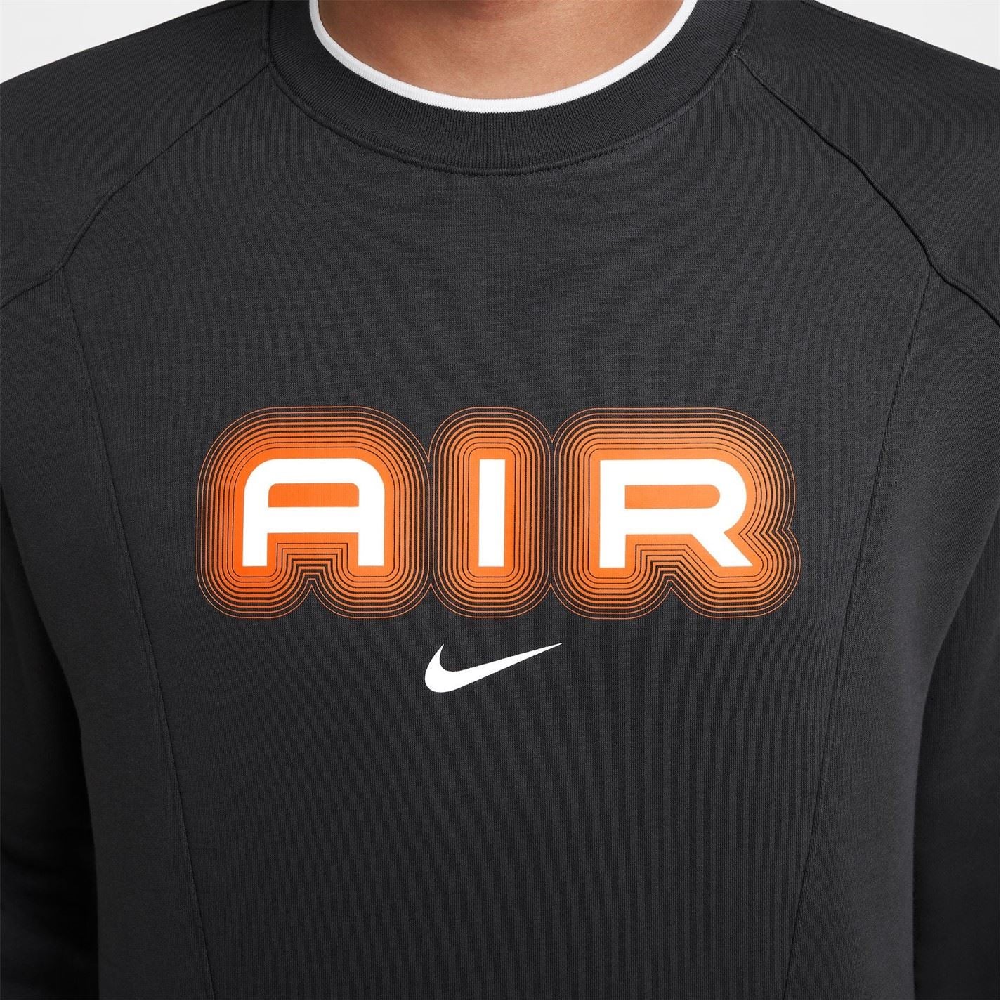 Nike Crew Neck Relaxed Fit Long Sleeve Sweatshirt