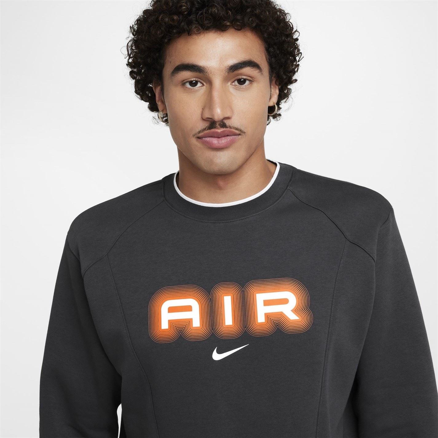 Nike Crew Neck Relaxed Fit Long Sleeve Sweatshirt