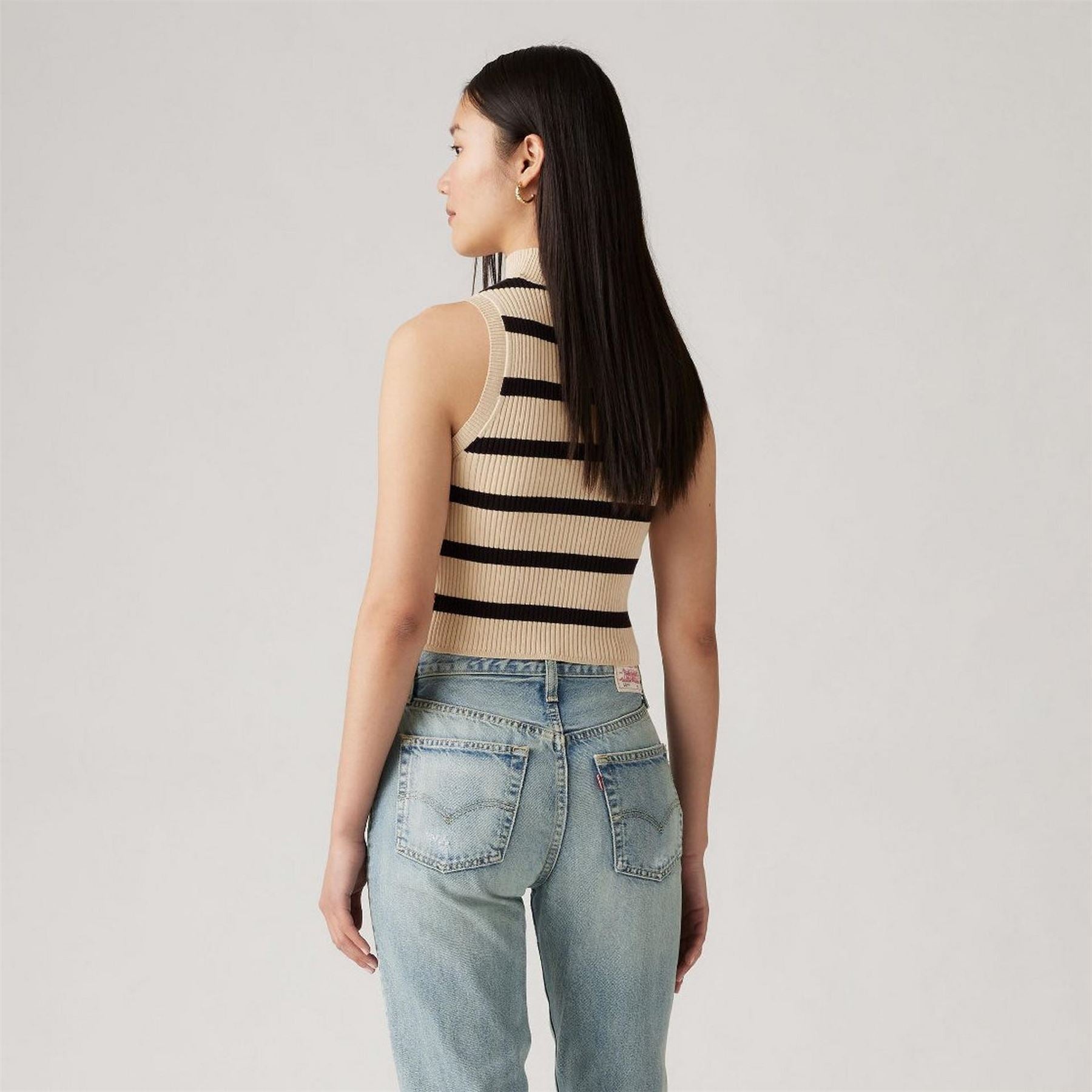 Levis Tulip Mock Neck Sleeveless Box Tank