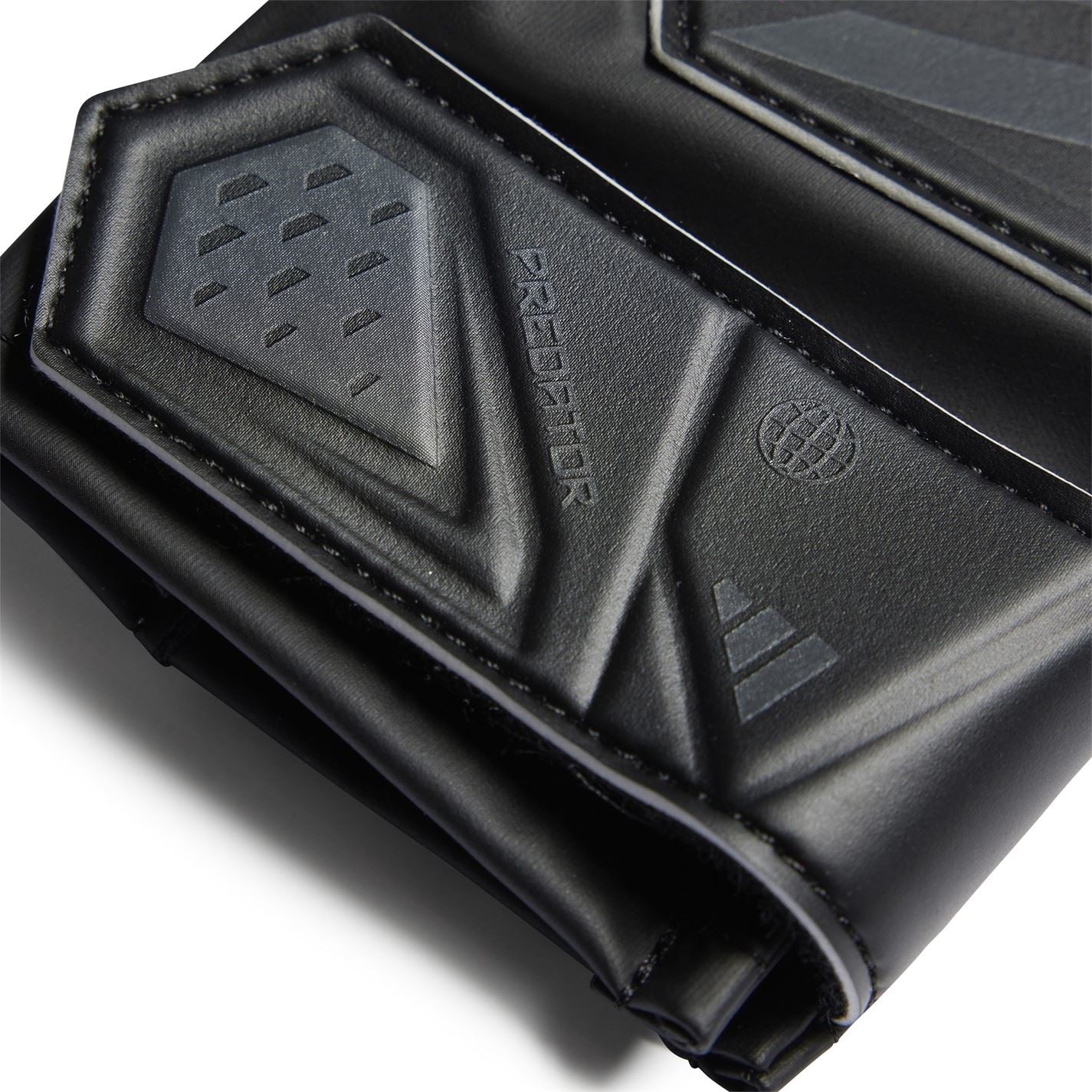 adidas Predator Training Goalkeeper Gloves Juniors