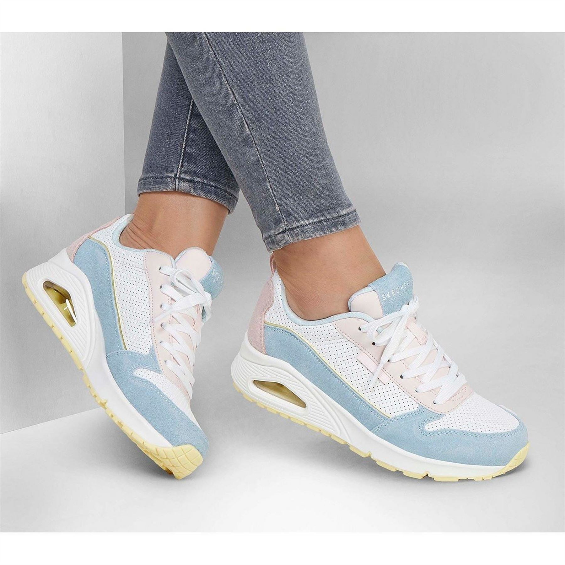 Skechers Womens And  Perforated Duraleather Lace Low Top Trainers