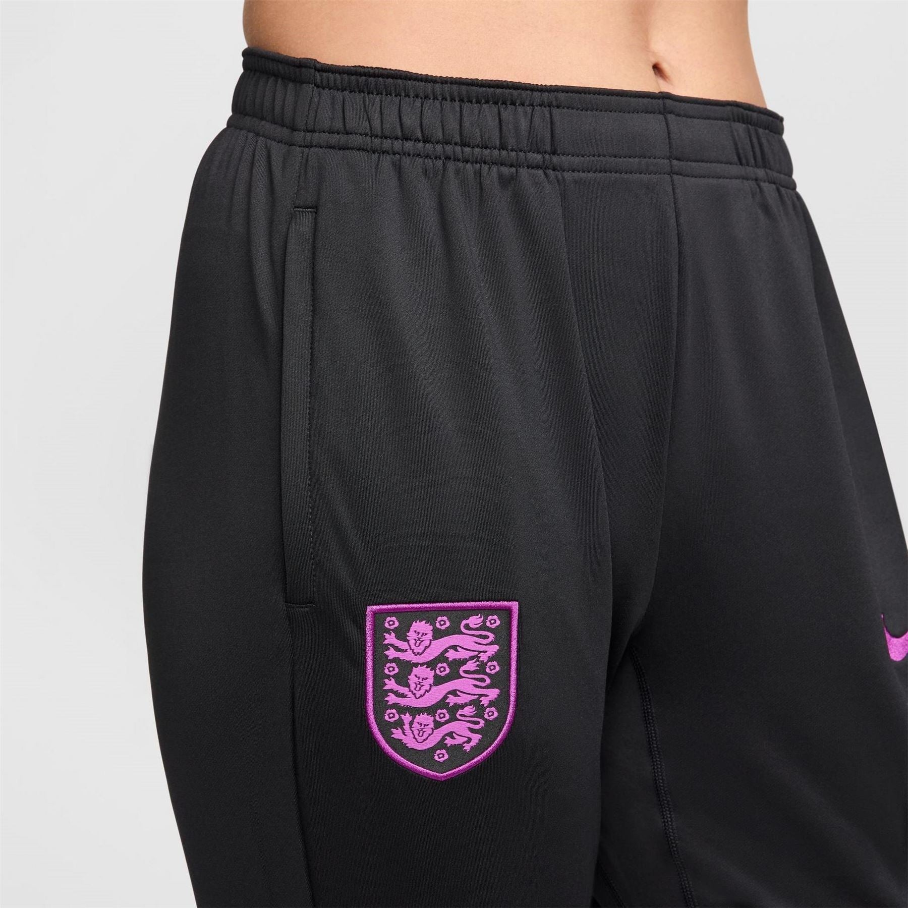 Nike Womens England Strike Tracksuit Bottoms 2025