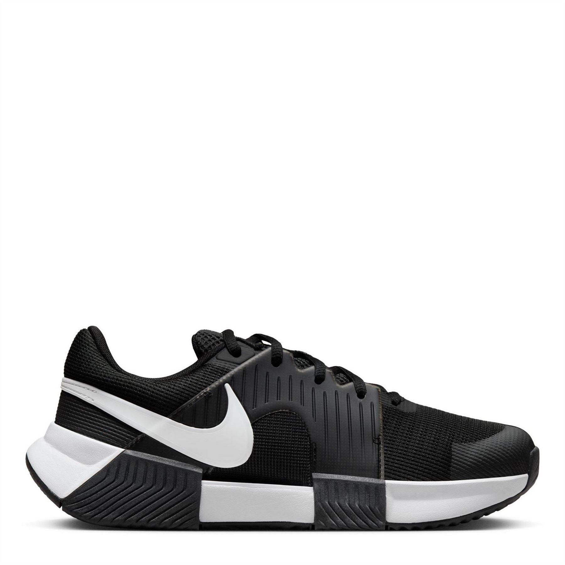 Nike Challenge Low Top Round Toe Flat Sneakers
