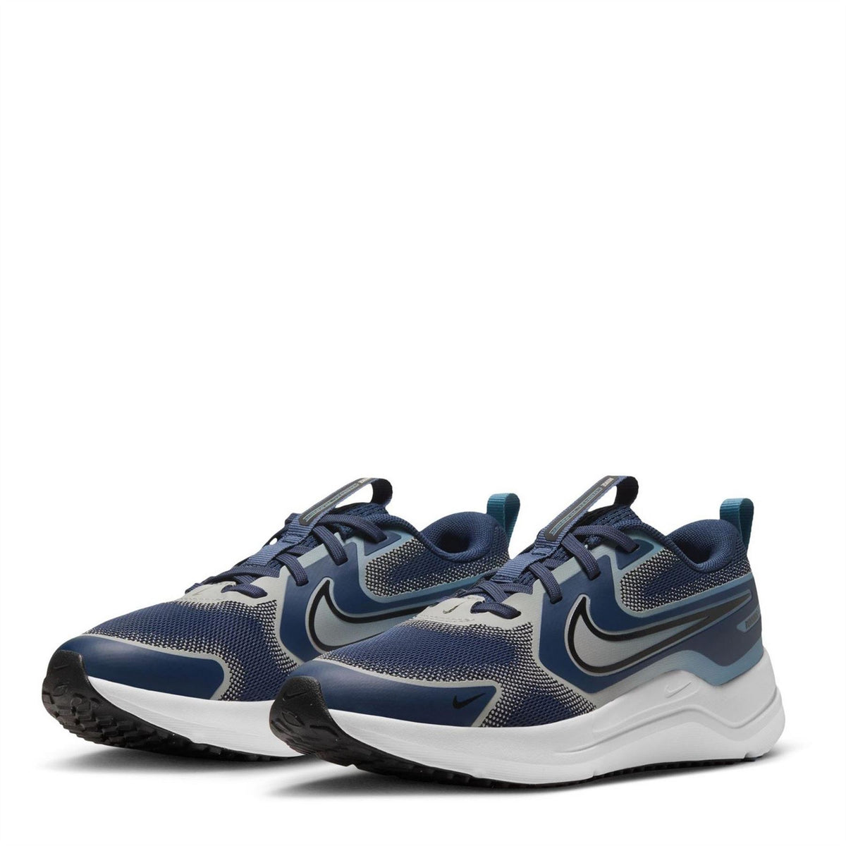 Nike Cosmic Runner Low Top Sneakers