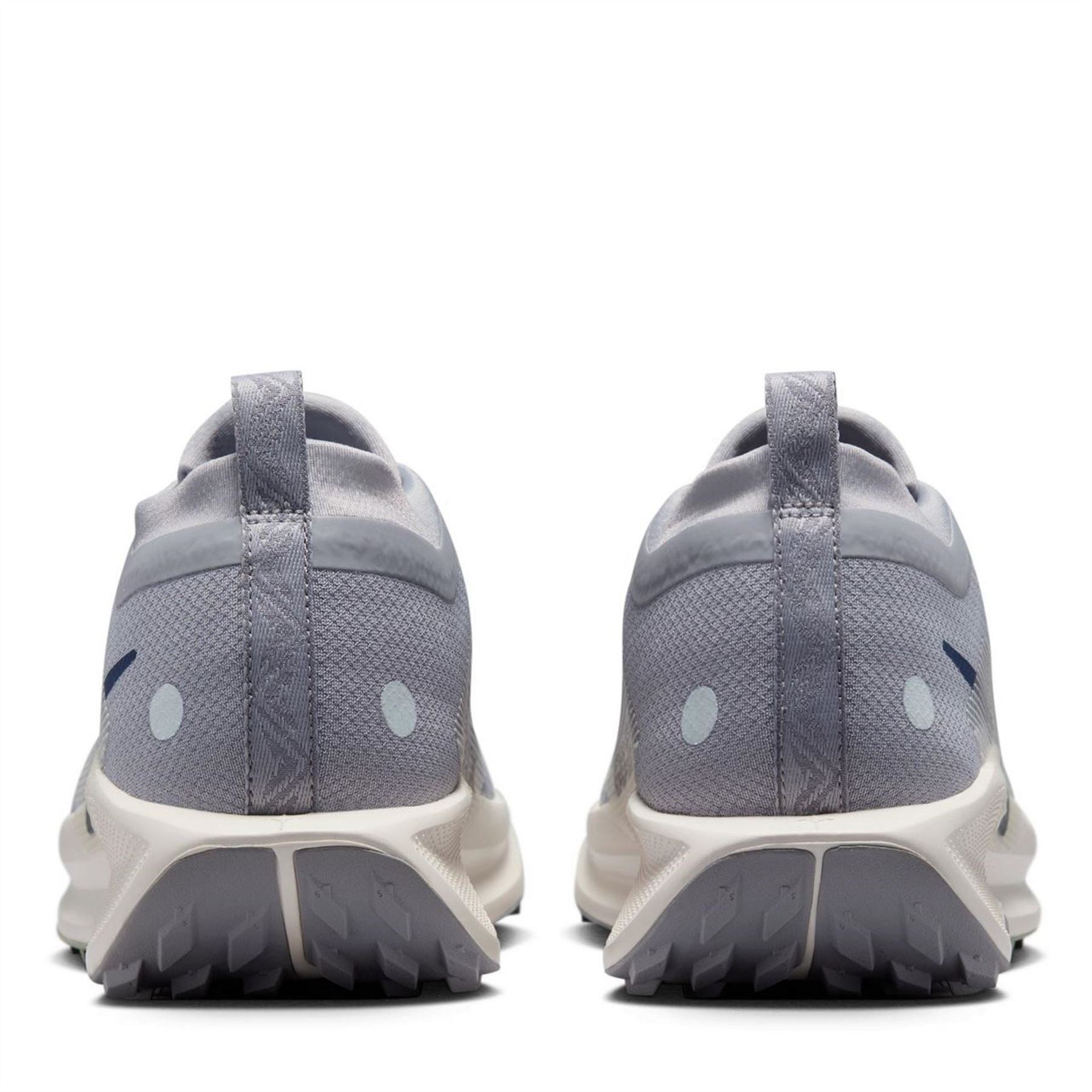 Nike Mens Pegasus Trail 5 Gore Tex Trail Running Shoes