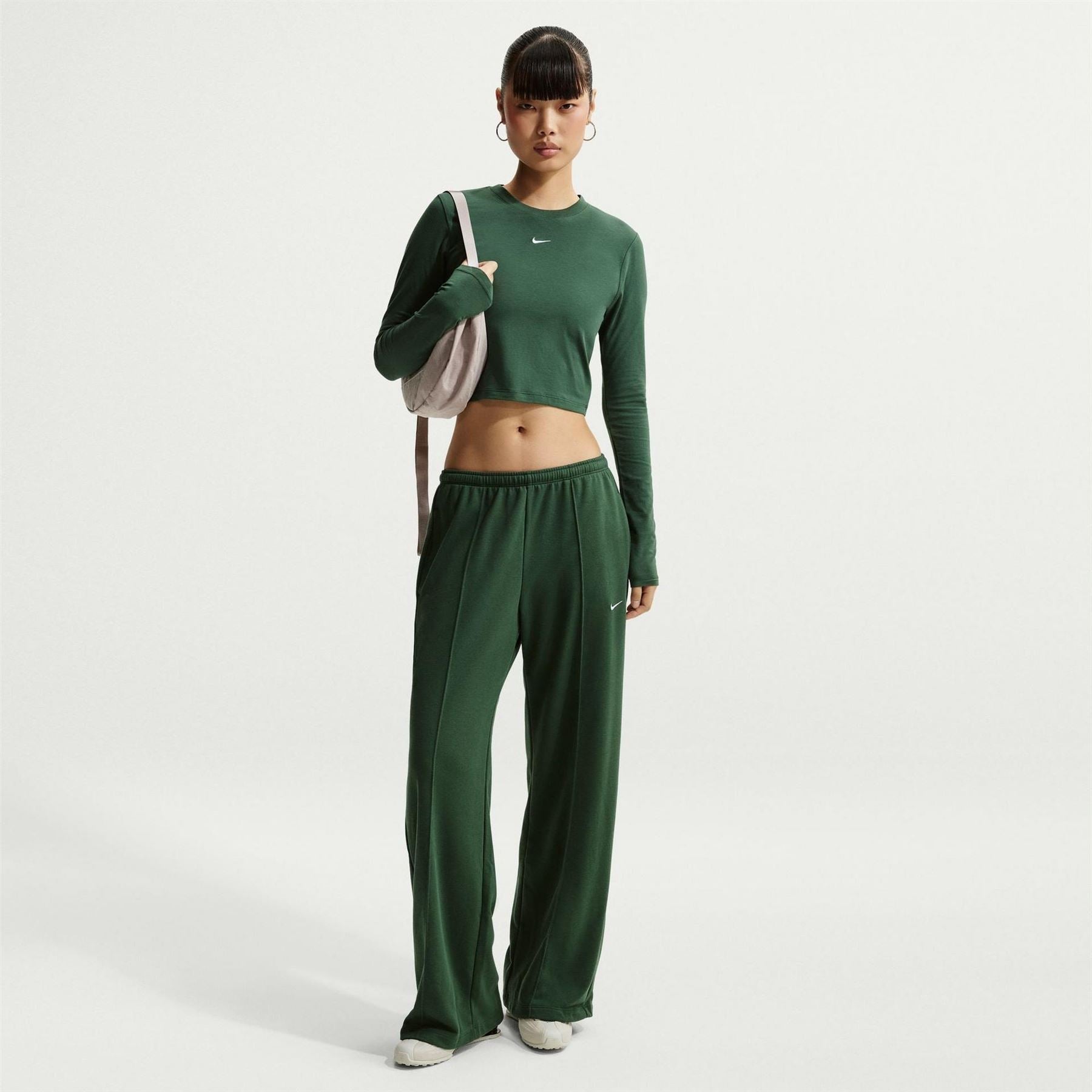 Nike Chill Knit Long Sleeve Cropped T-Shirt