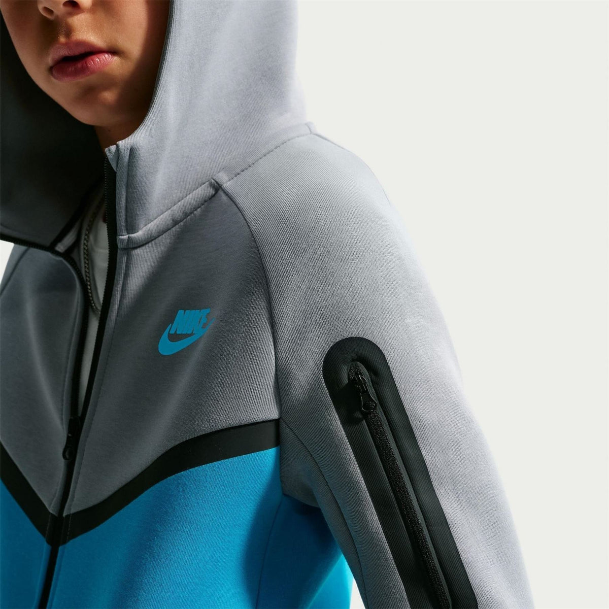 Nike Tech Fleece Regular Fit Hooded Sweatshirt Jacket