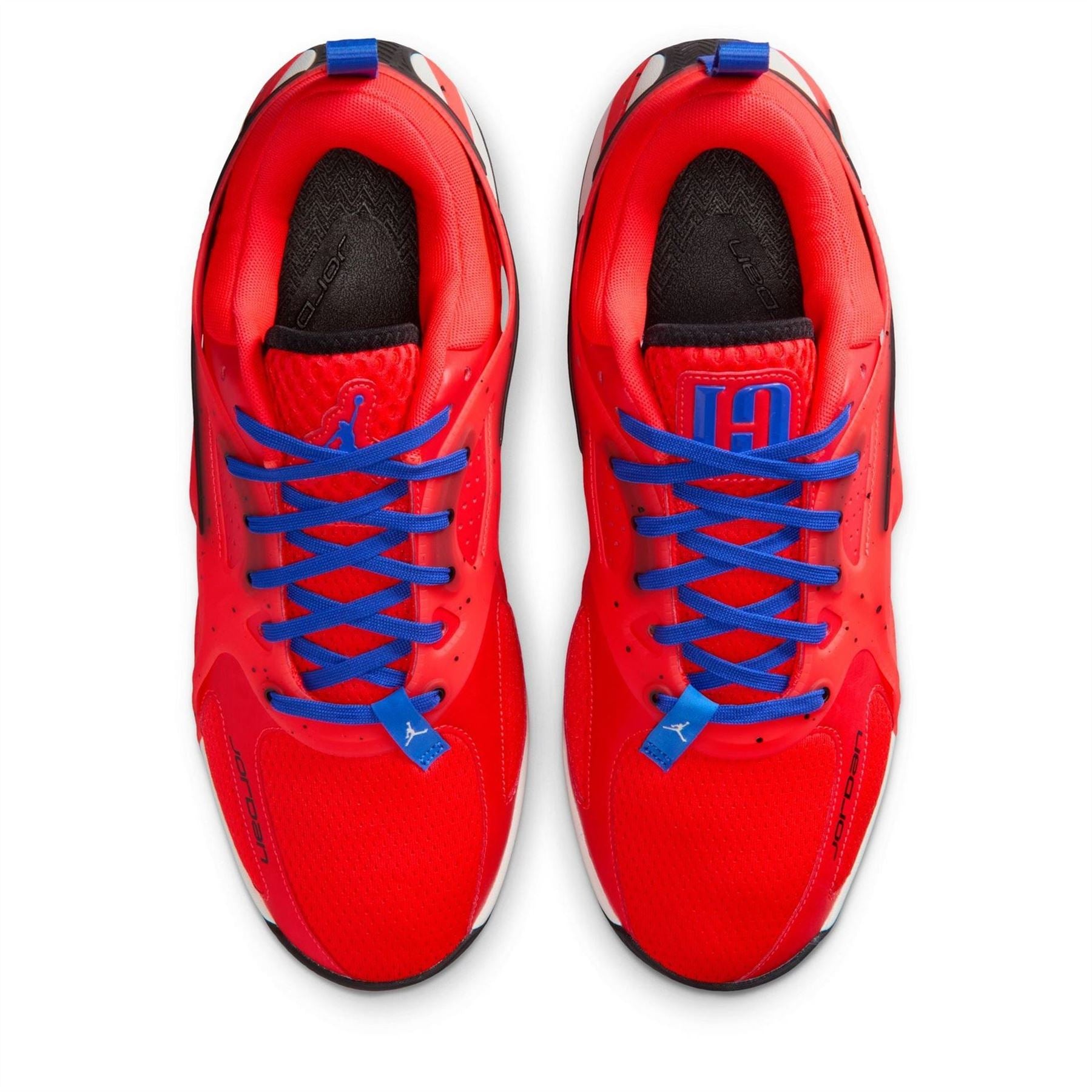 Nike Heir Basketball Low Top Lace-Up Sneakers