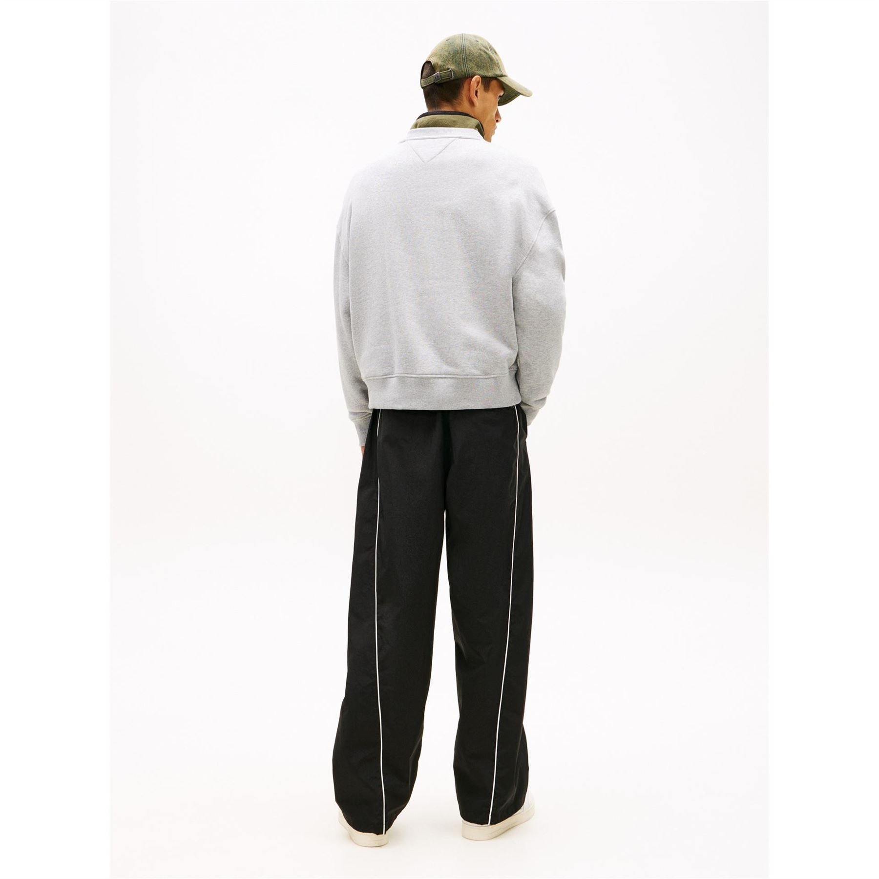 Tommy Jeans Flag Graphic Crew Neck Long Sleeve Sweatshirt