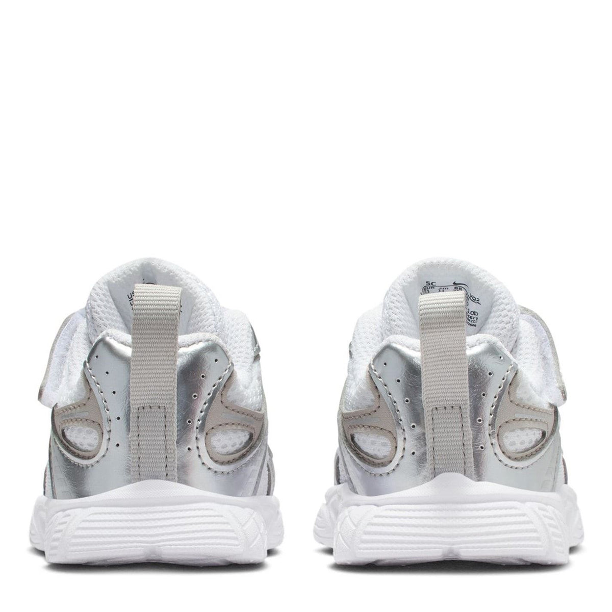 Nike V5 Runner Low Top Lace-Up Sneakers