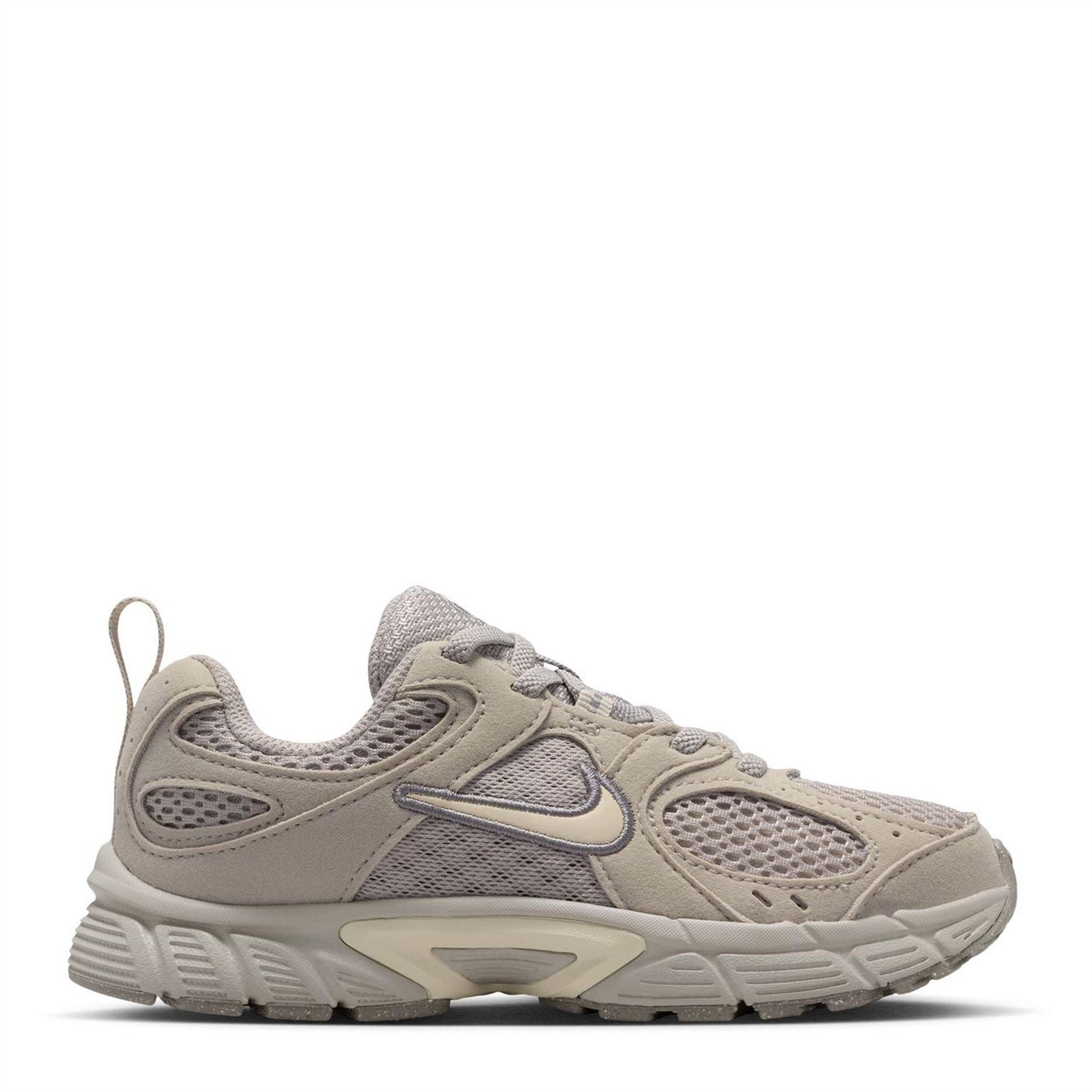 Nike V5 Rnr Lace Up Low Top Sneakers