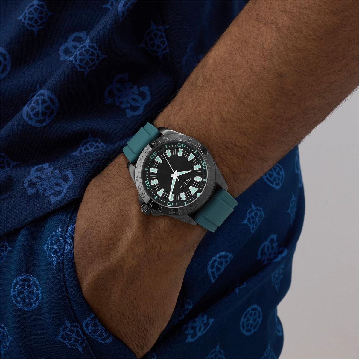 Guess Sn71 Rubber Single Wrap Strap Analogue Sport Watch