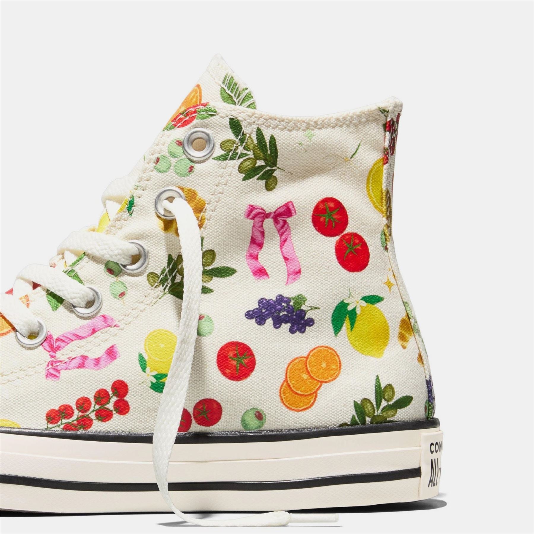 Converse Adults Chuck Taylor All Star Mar Canvasas High Top Trainers