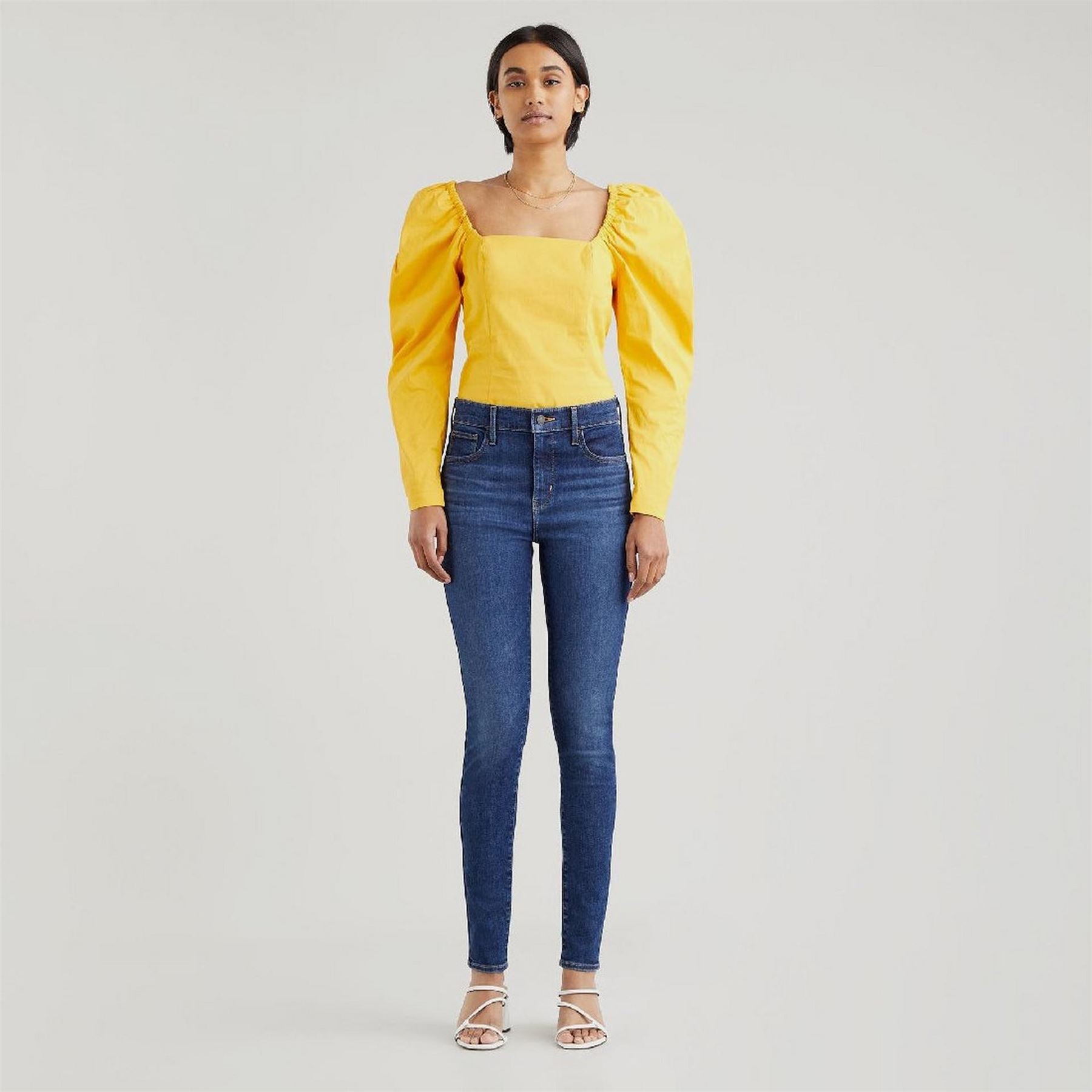 Levis High Rise Jeans