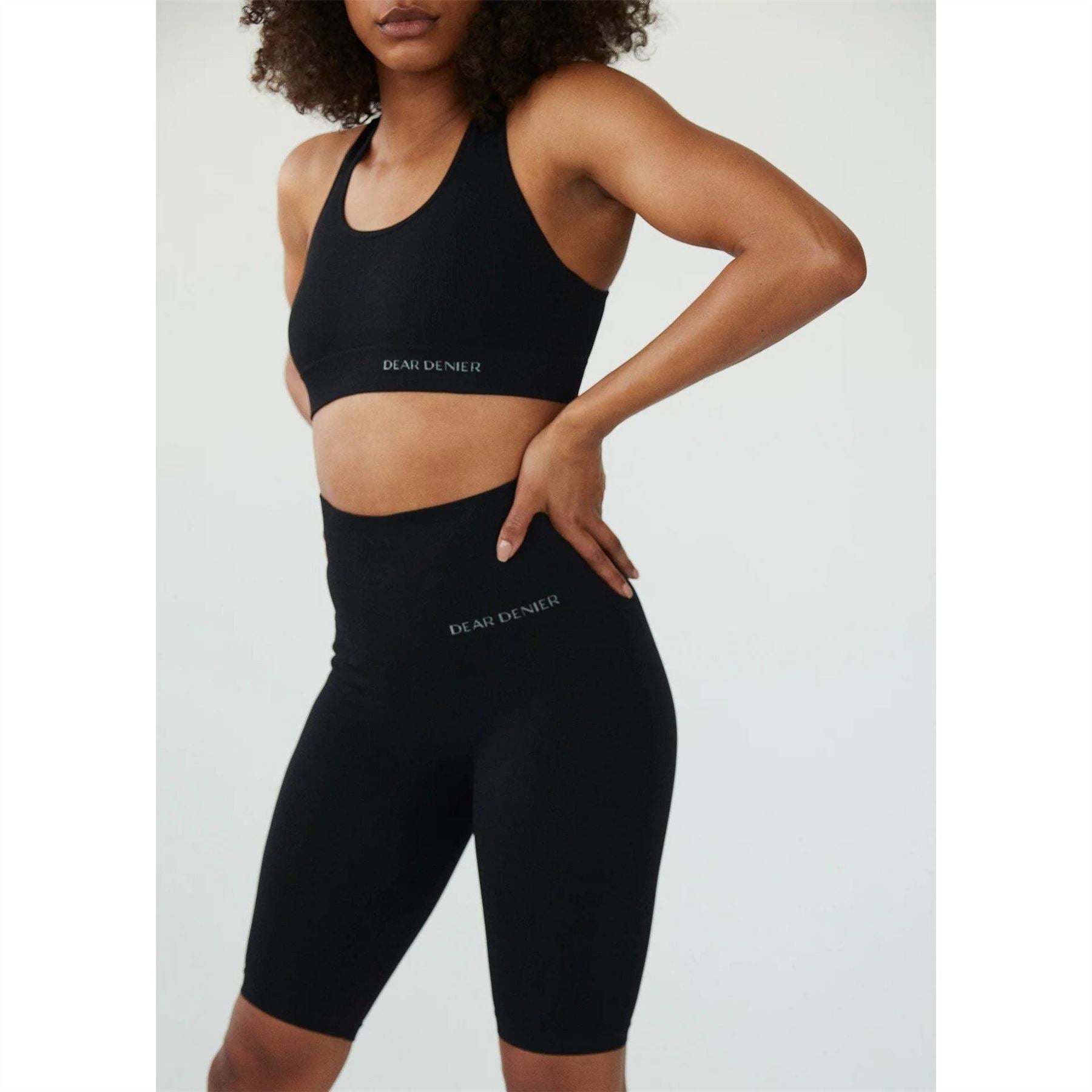 Dear Denier Lena Scoop Neck Cropped Snug Fit Bra