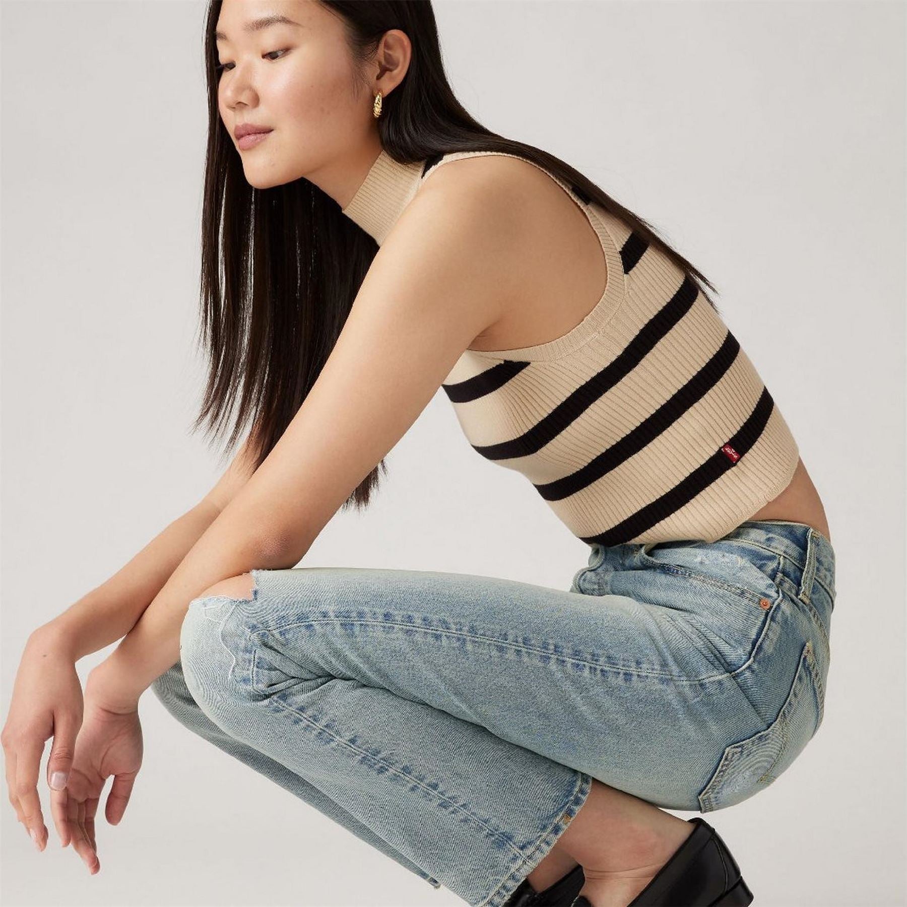 Levis Tulip Mock Neck Sleeveless Box Tank
