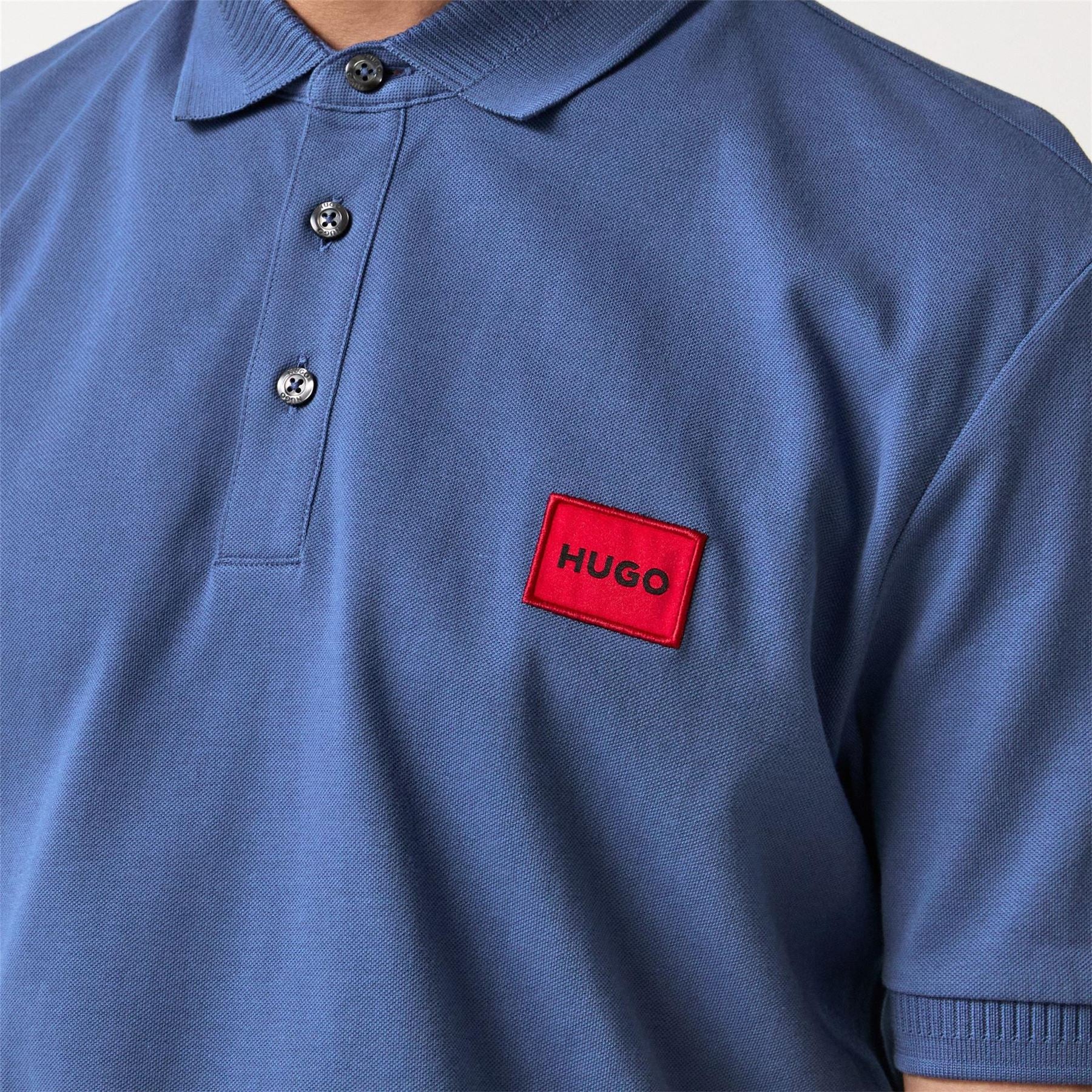 Hugo HUGO Deruso Short Sleeve Polo Shirt with Logo Detail and Ribbed Collar   Premium Cotton
