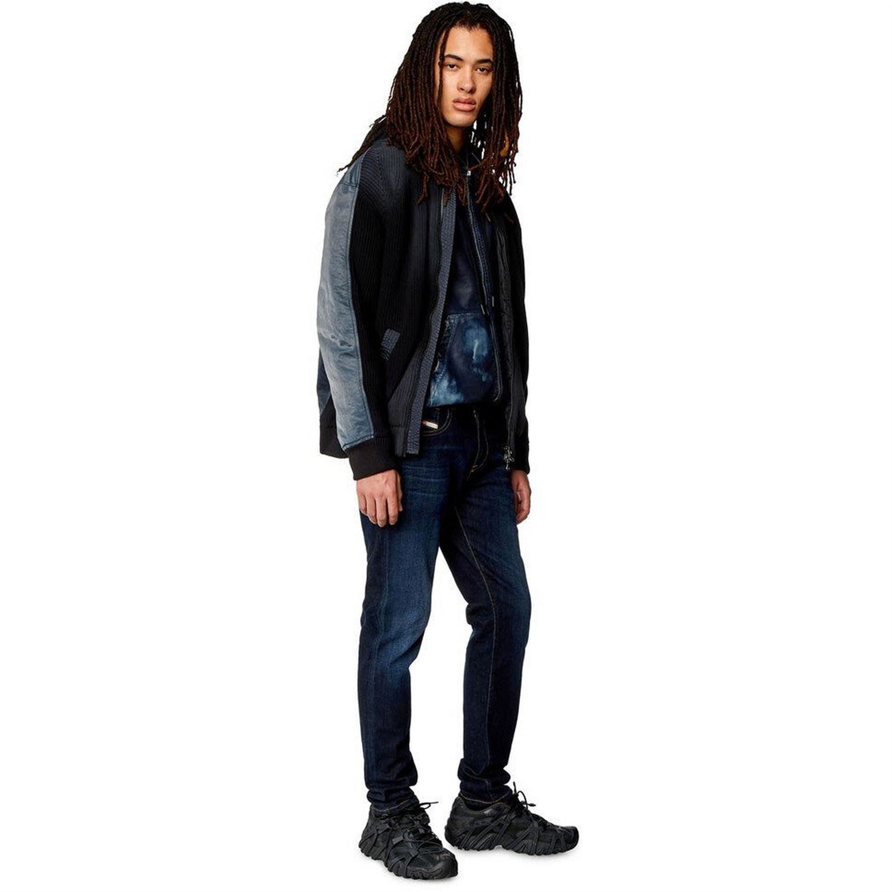 Diesel 2019 D Strukt