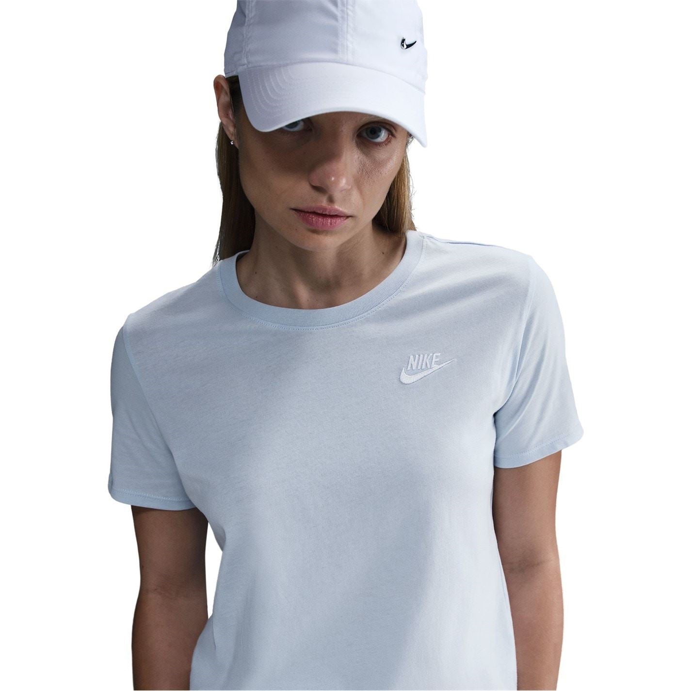 Nike Womens Sportswear Club T-Shirt