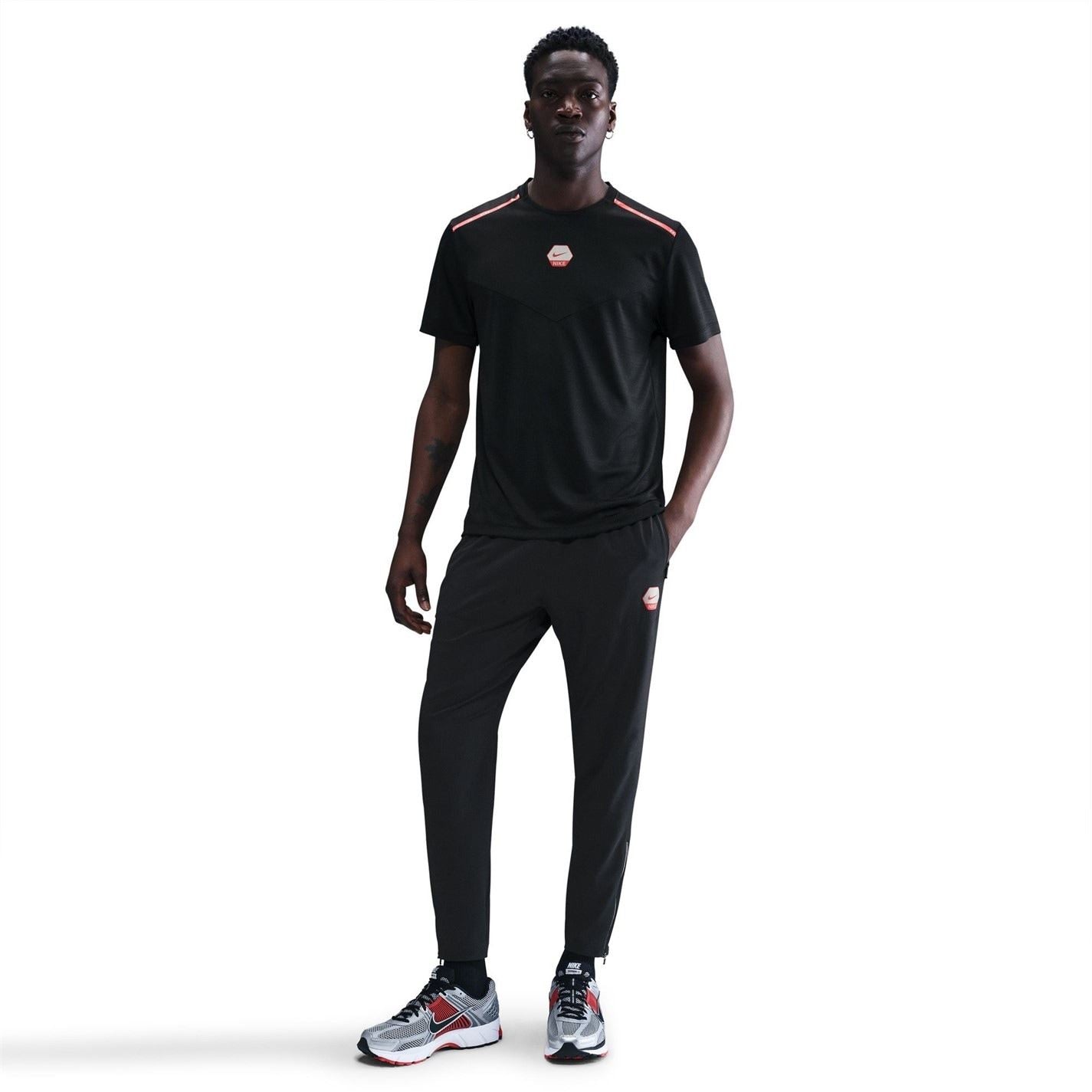 Nike Run Regular Fit Short Sleeve Crew Neck Athletic Top