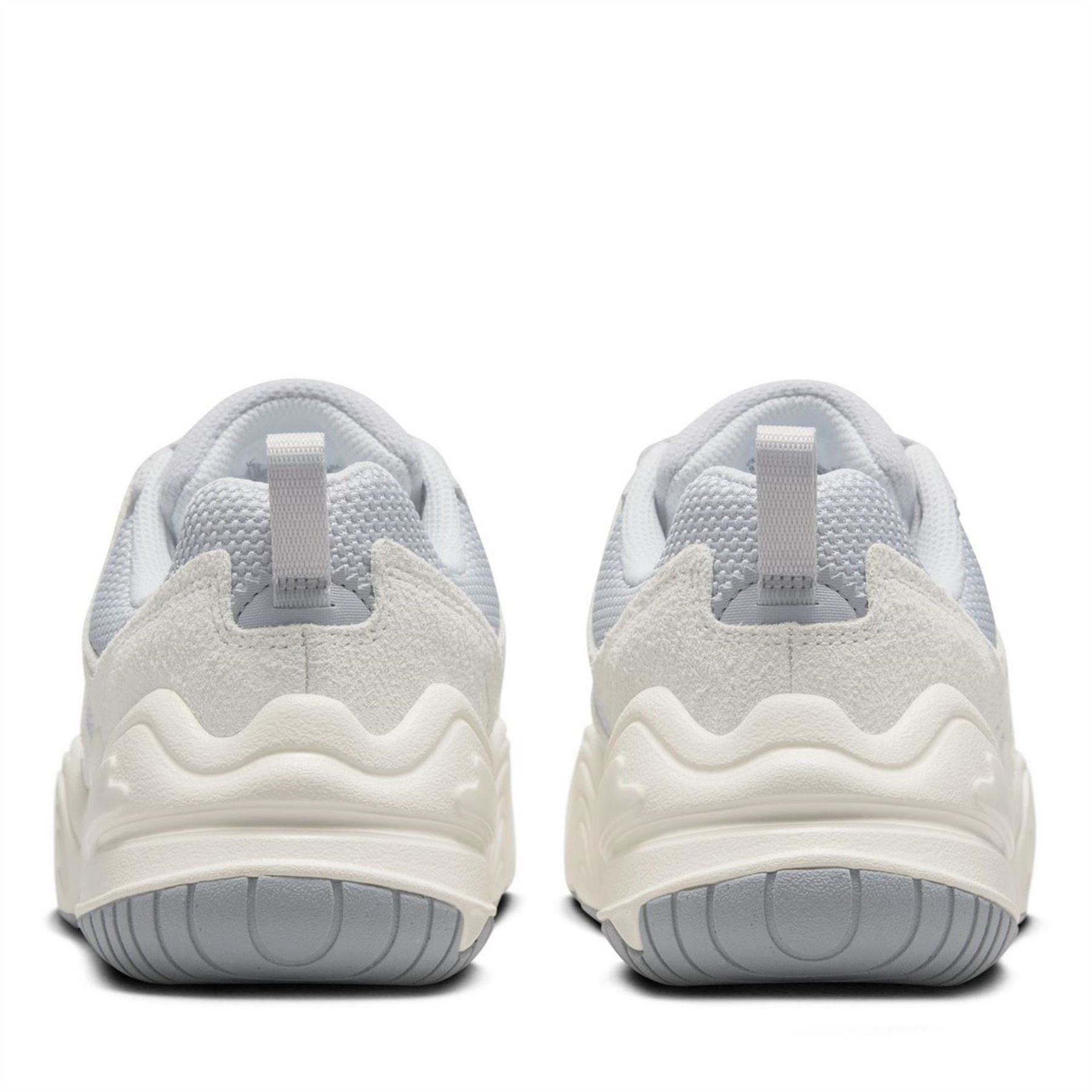 Nike Tech Hera Low Top Sneakers