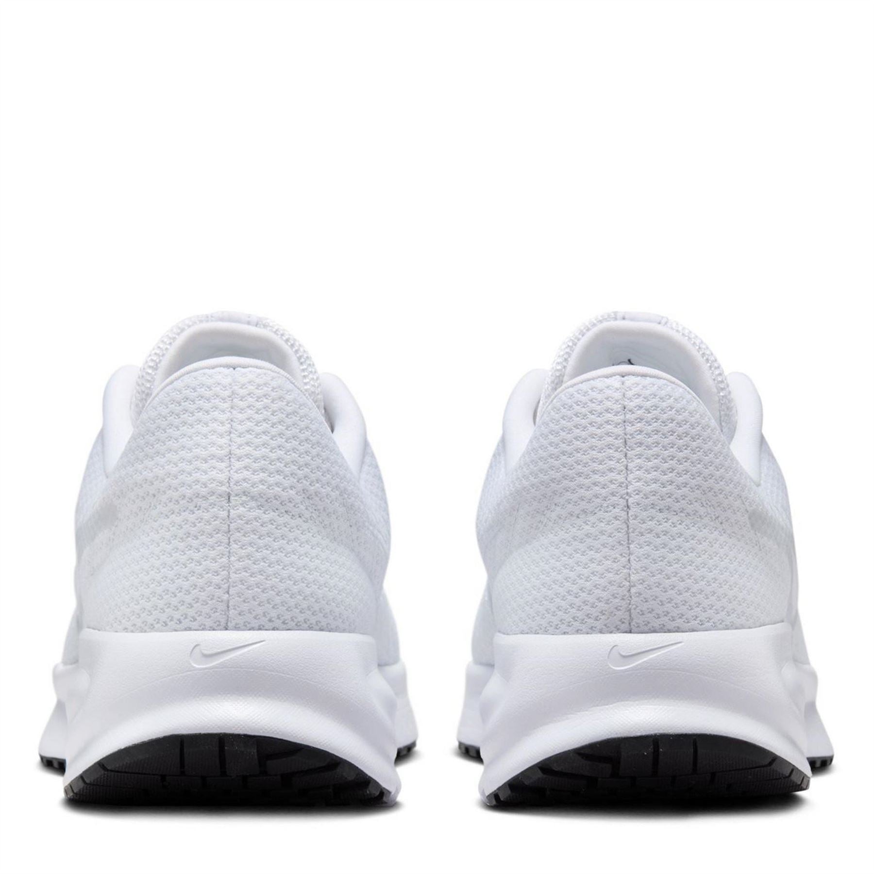Nike Run Defy Low Top Sneakers