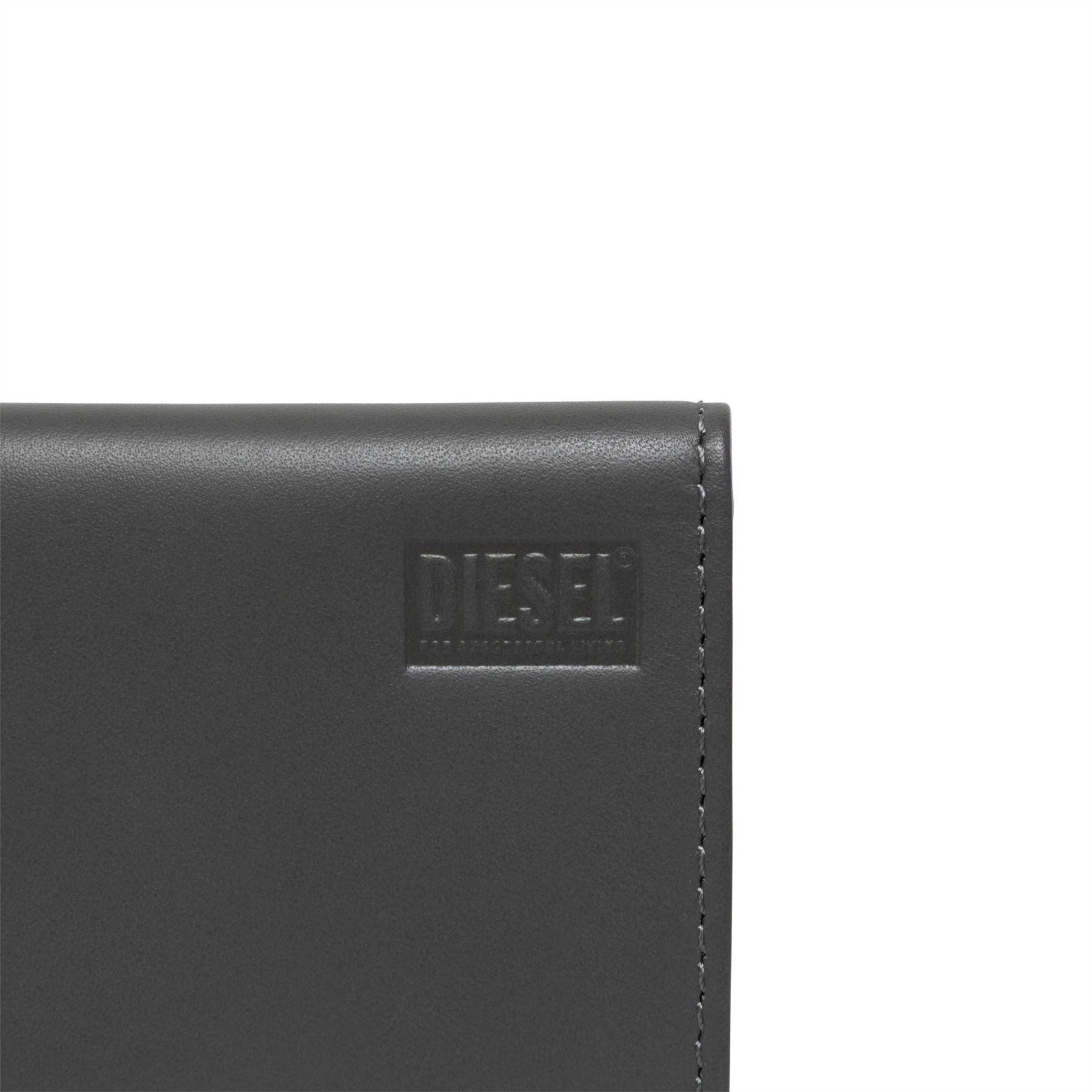 Diesel Bi Fold Card Holder Wallet