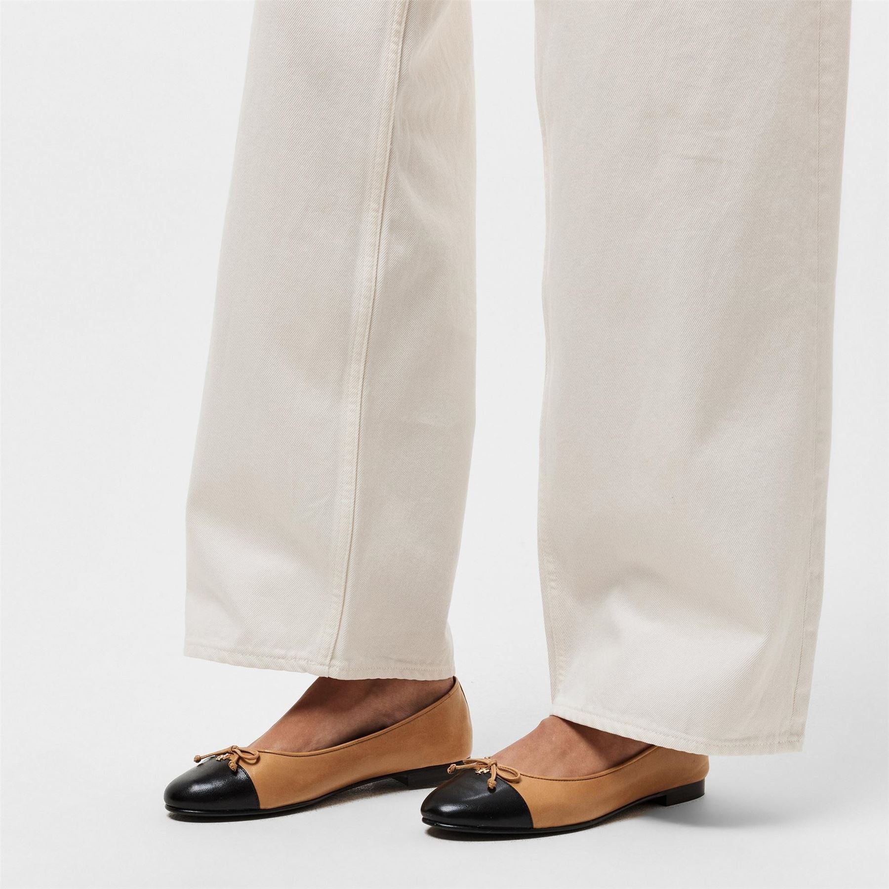 Tory Burch Toe Ballet Flats