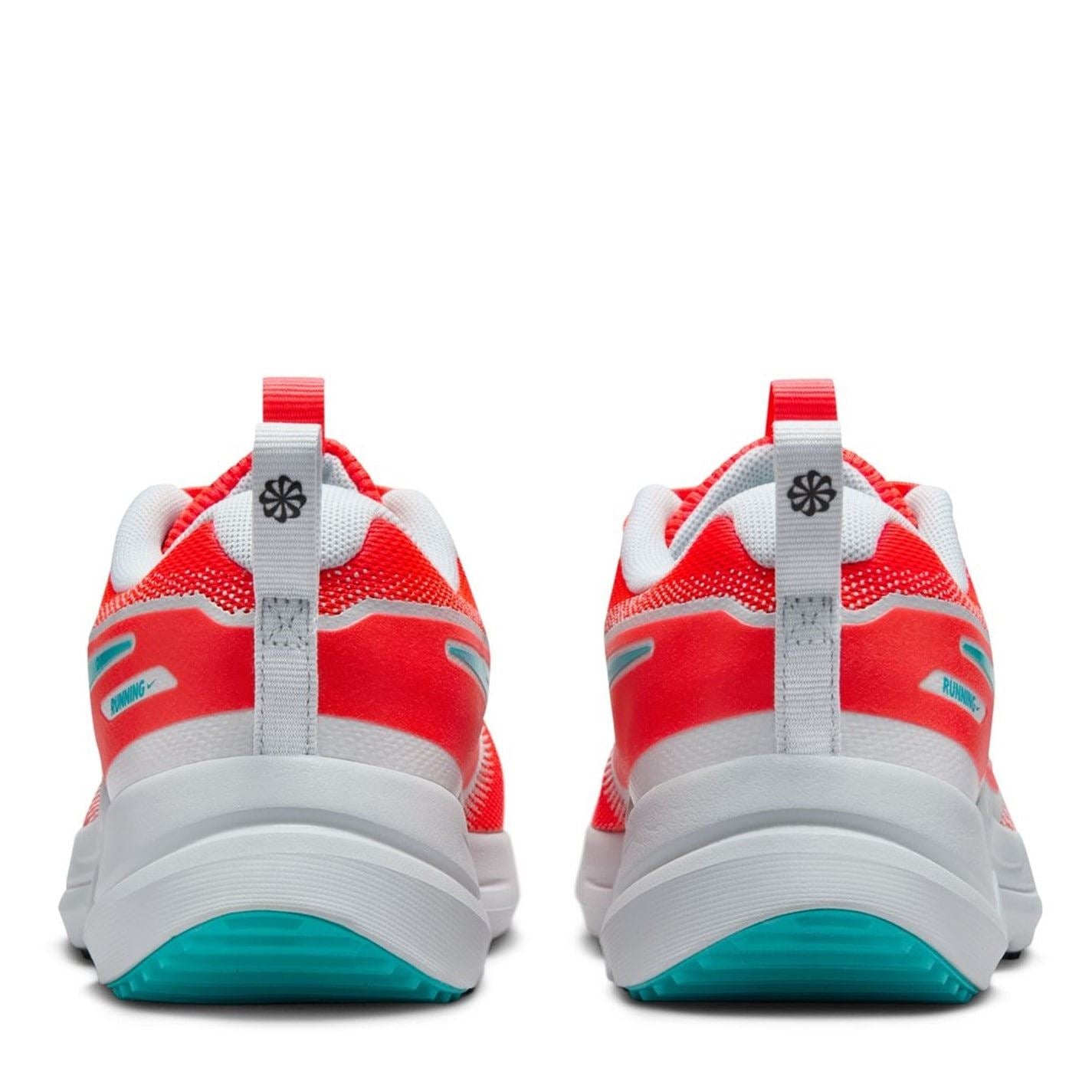 Nike Cosmic Runner Juniors Lace-Up Low Top Sneakers