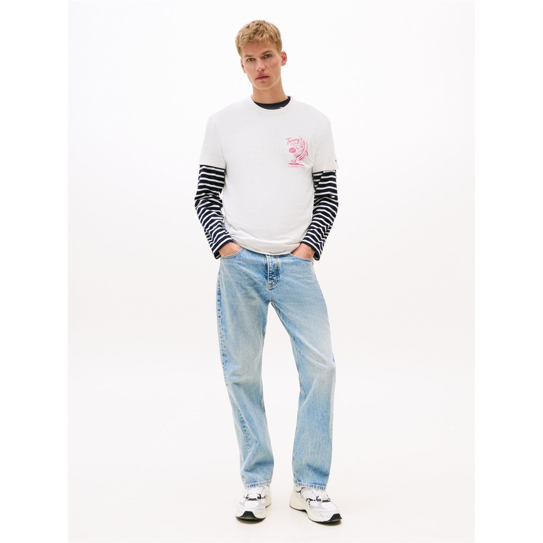 Tommy Jeans Regular Fit Graphic Crew Neck T-Shirt