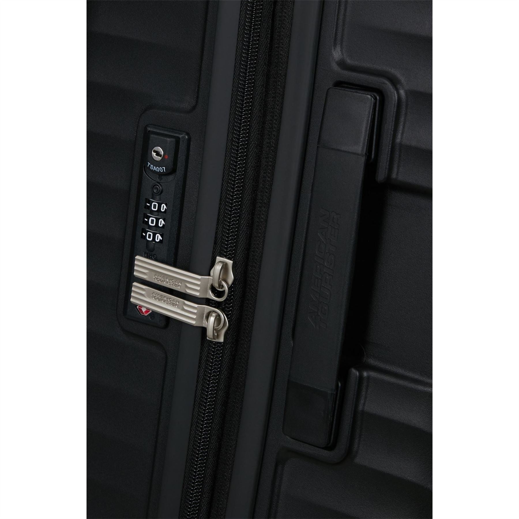 American Tourister Spinner 78x49x31 34cm Exp Tsa Large Hard Suitcase