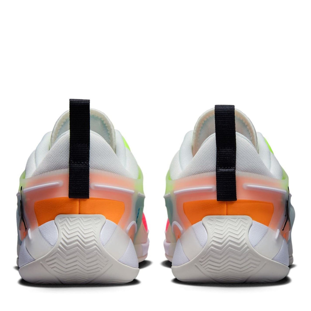 Nike Heir Basketball Low Top Lace-Up Sneakers