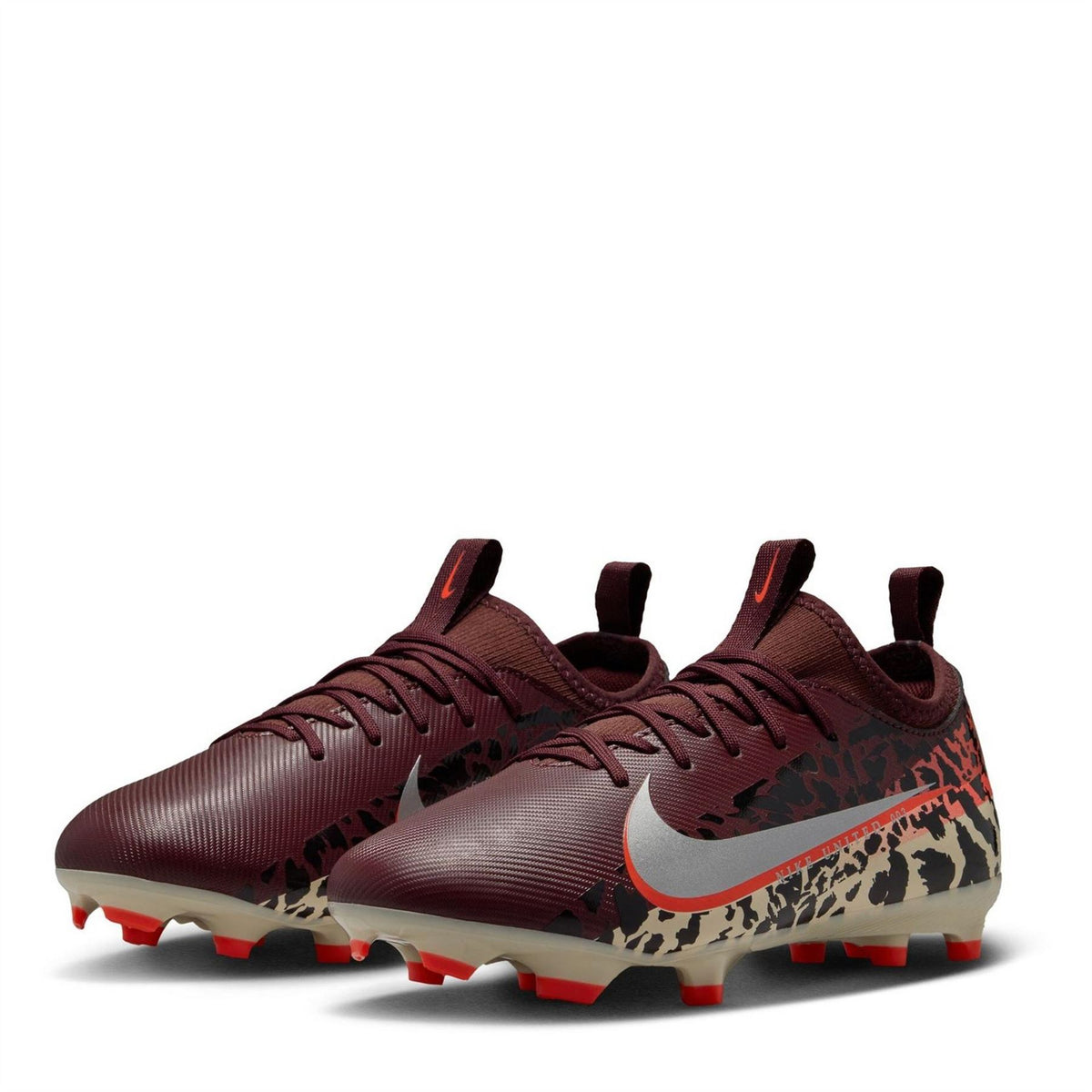 Nike Merc Acad FG Low Top Sneakers