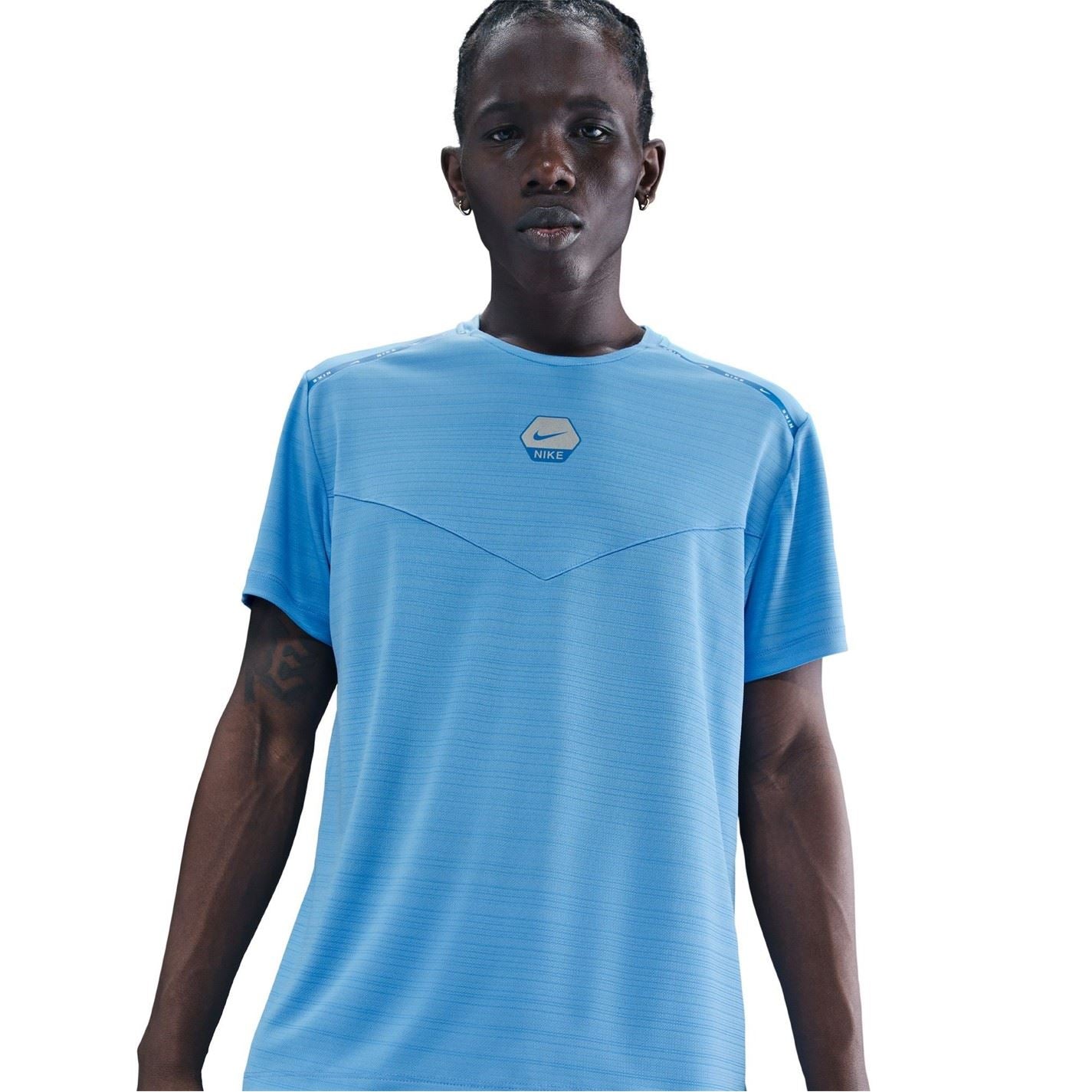 Nike Run Regular Fit Short Sleeve Crew Neck Athletic Top