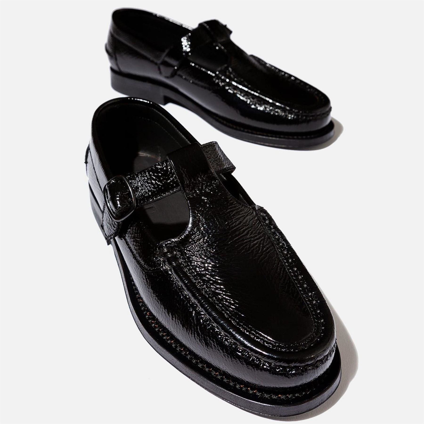 Hereu Crinkled Glossy Leather Flats