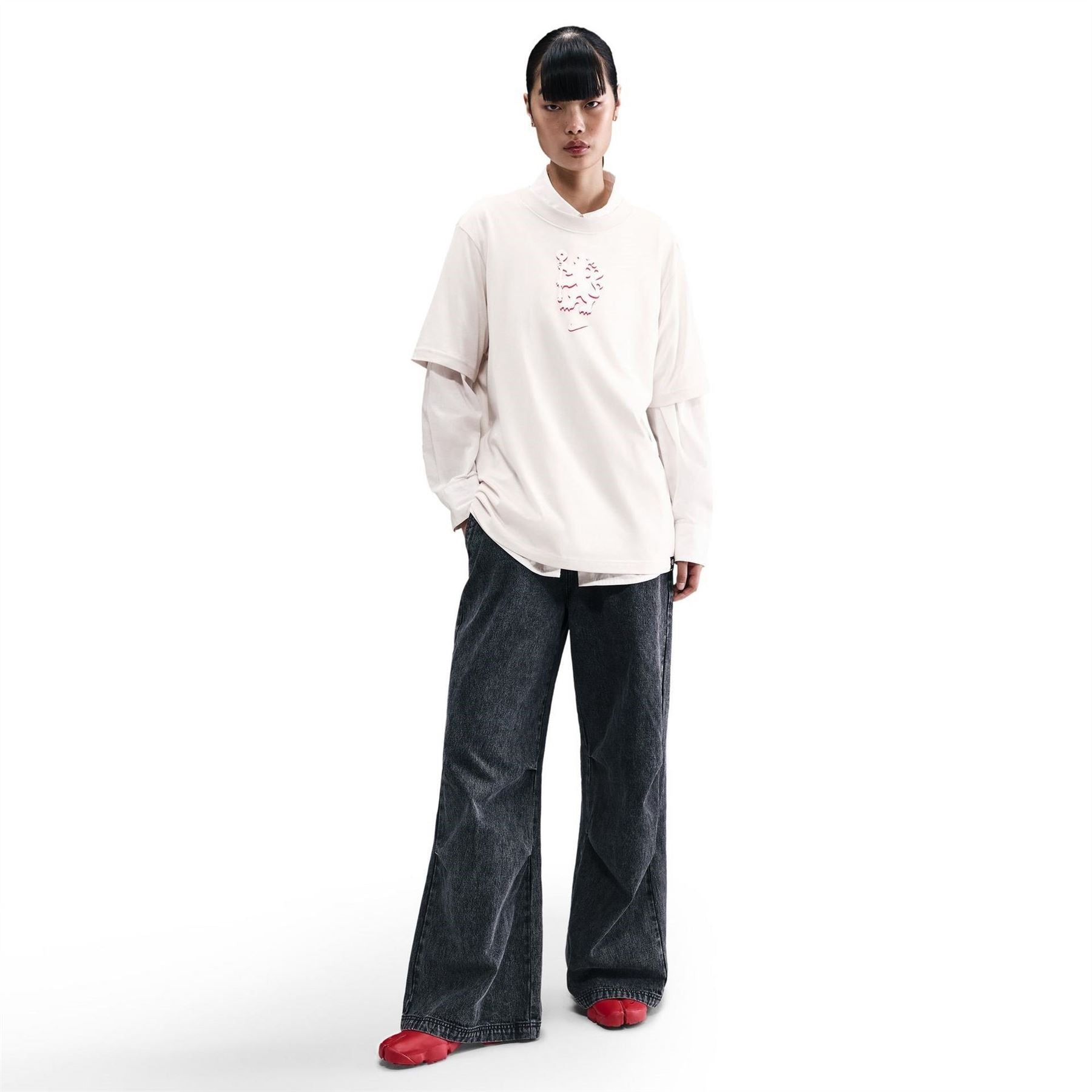 Nike Womens Chelsea Lion T-Shirt