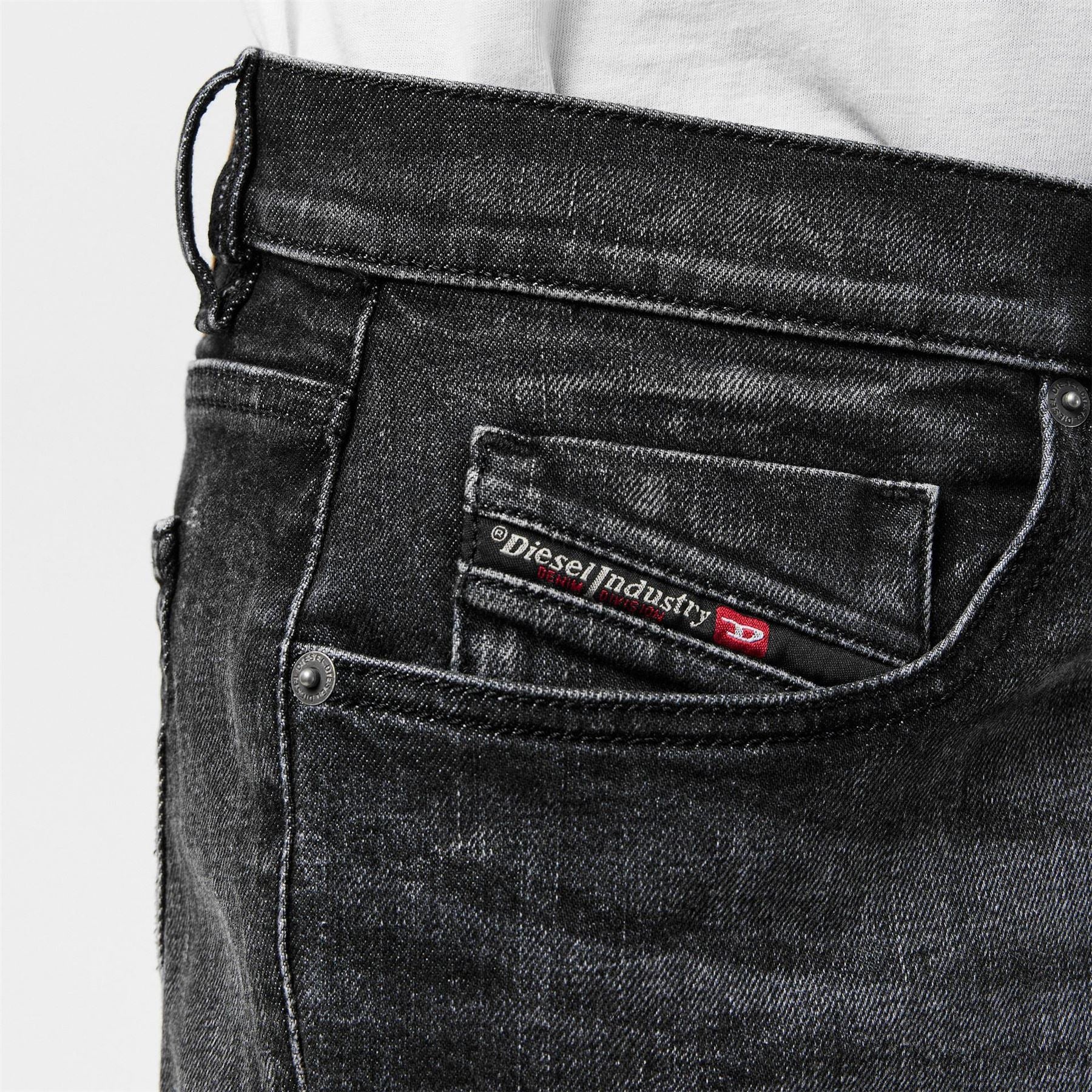Diesel 2019 D Strukt