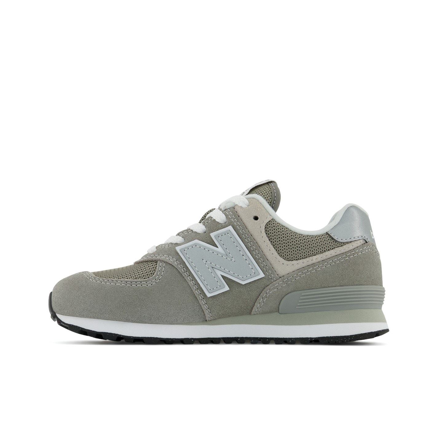 New Balance Medium 105 Low Top Sneakers
