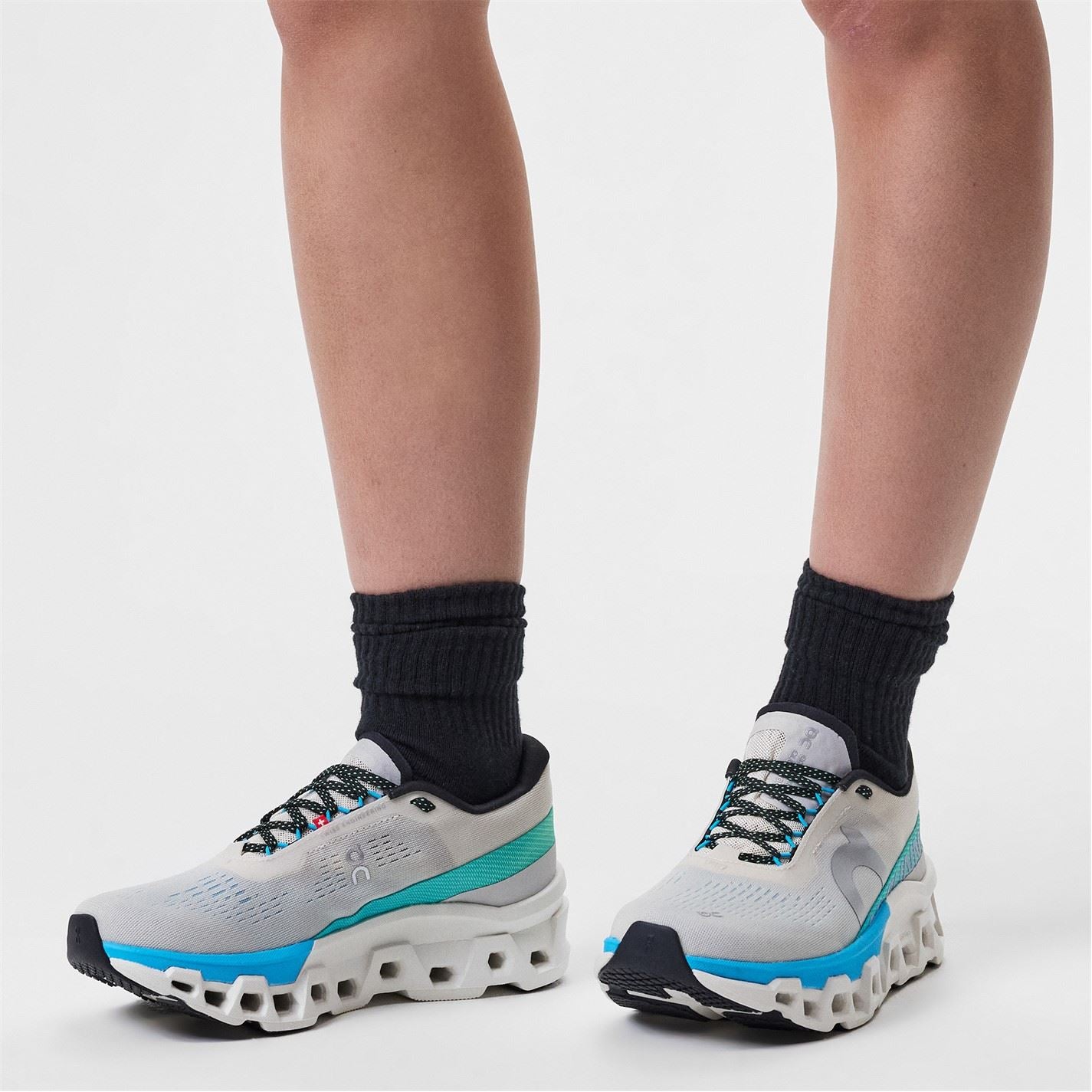 On Womens Cloudmonster 2 Running Shoes